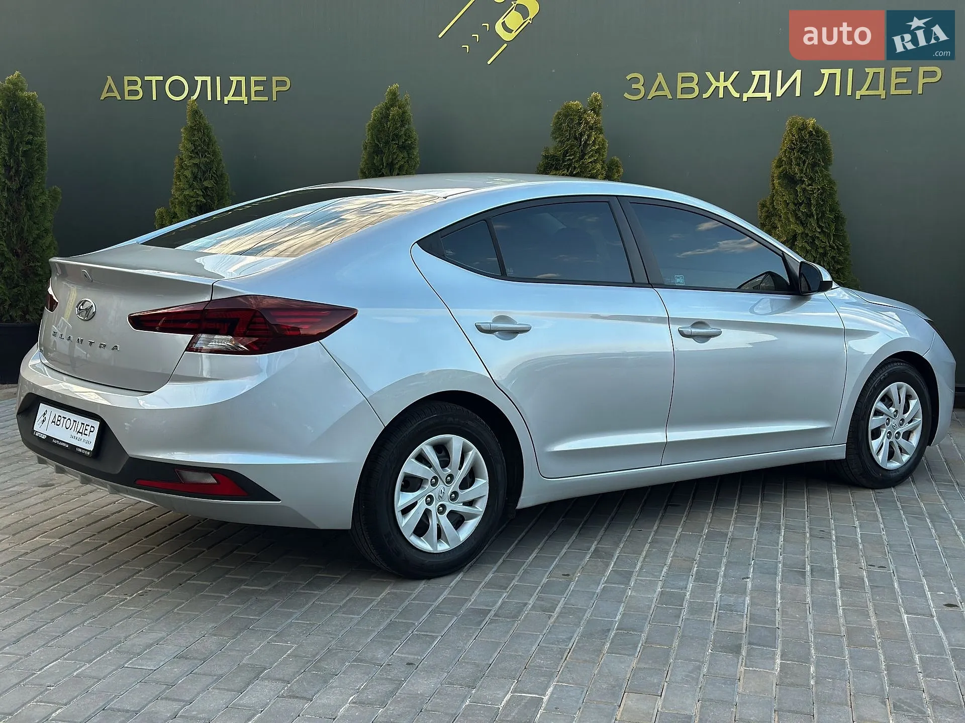 2019 Hyundai Elantra - мініатюра 31