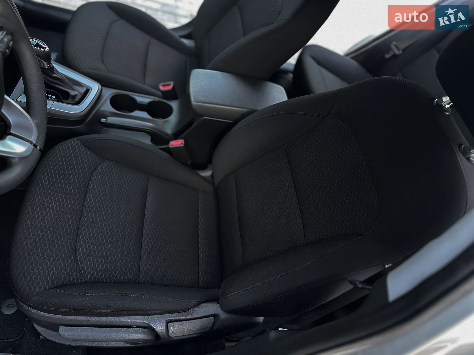 2019 Hyundai Elantra - мініатюра 40