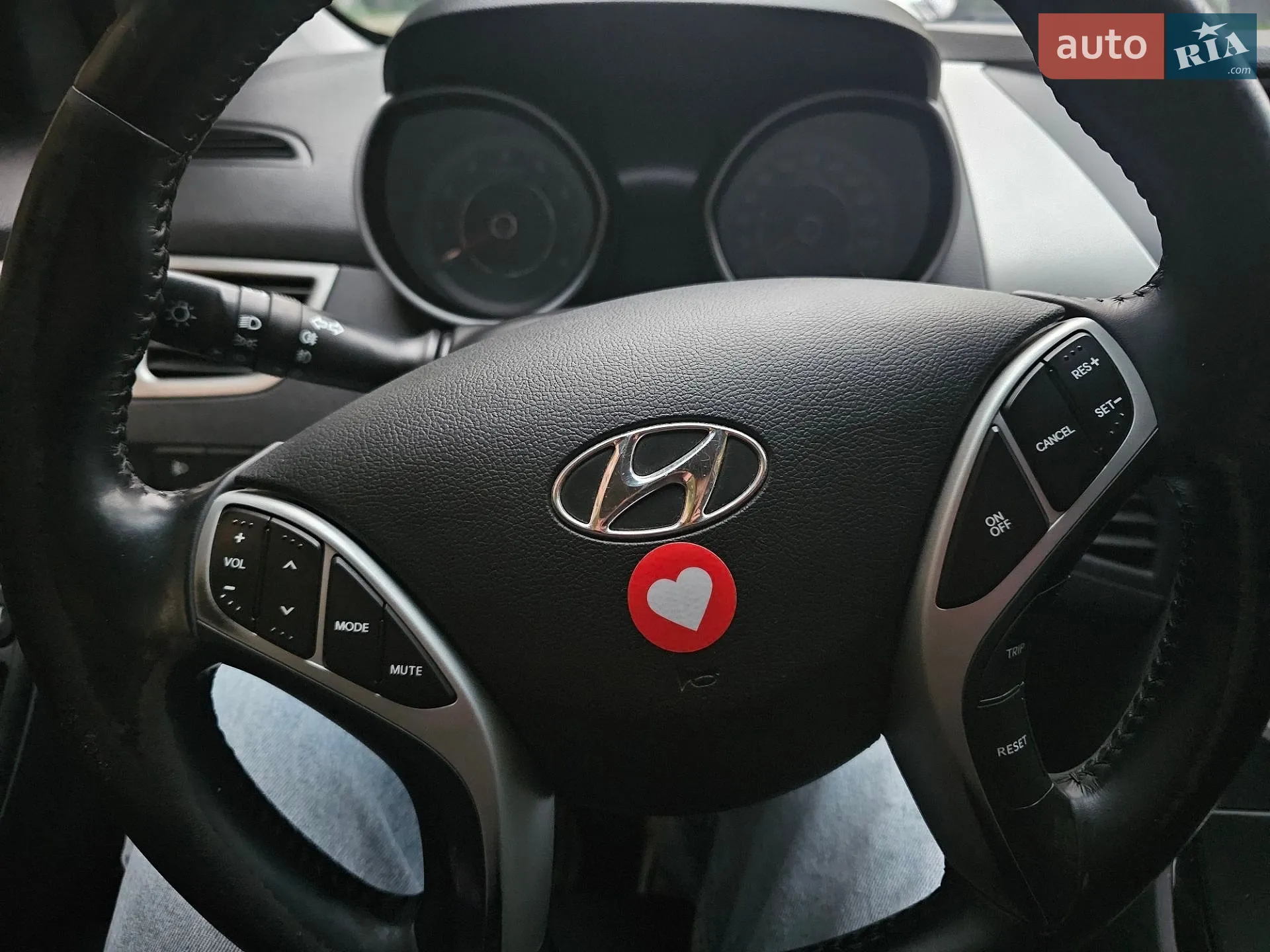 2011 Hyundai Elantra - мініатюра 12