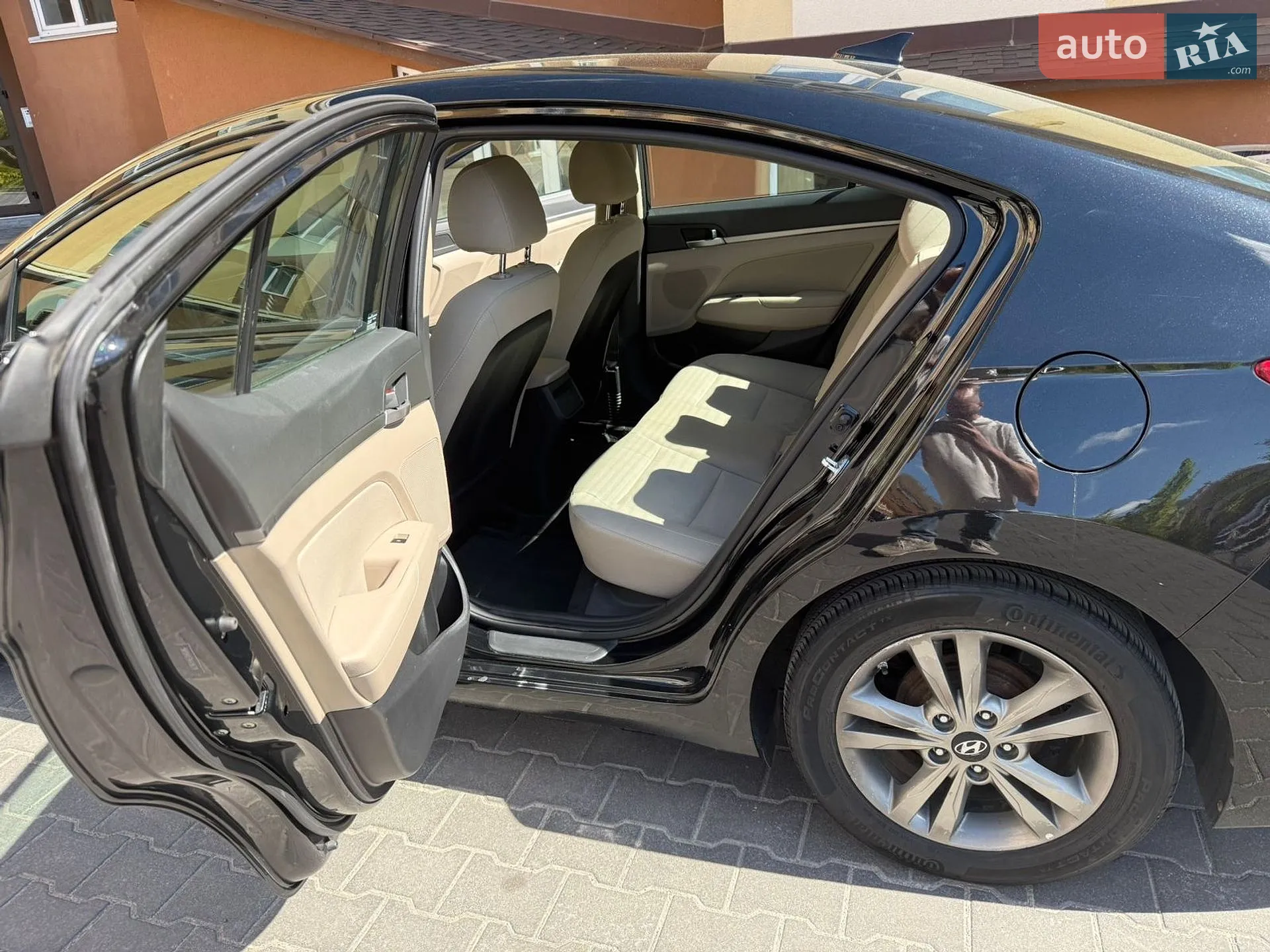 2017 Hyundai Elantra - мініатюра 8