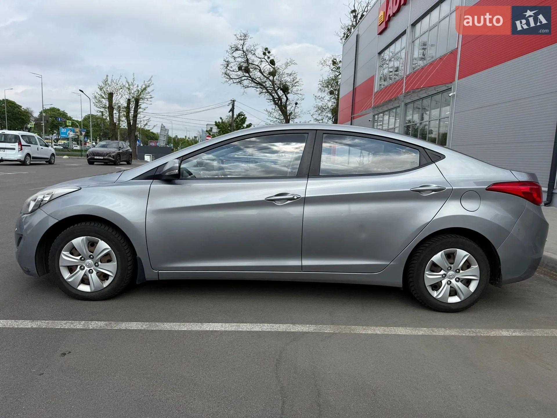 2013 Hyundai Elantra - фото 1