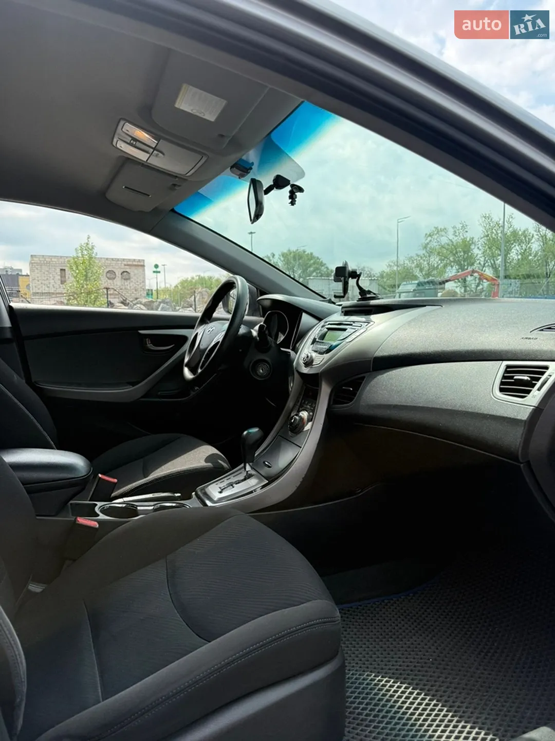 2013 Hyundai Elantra - мініатюра 14