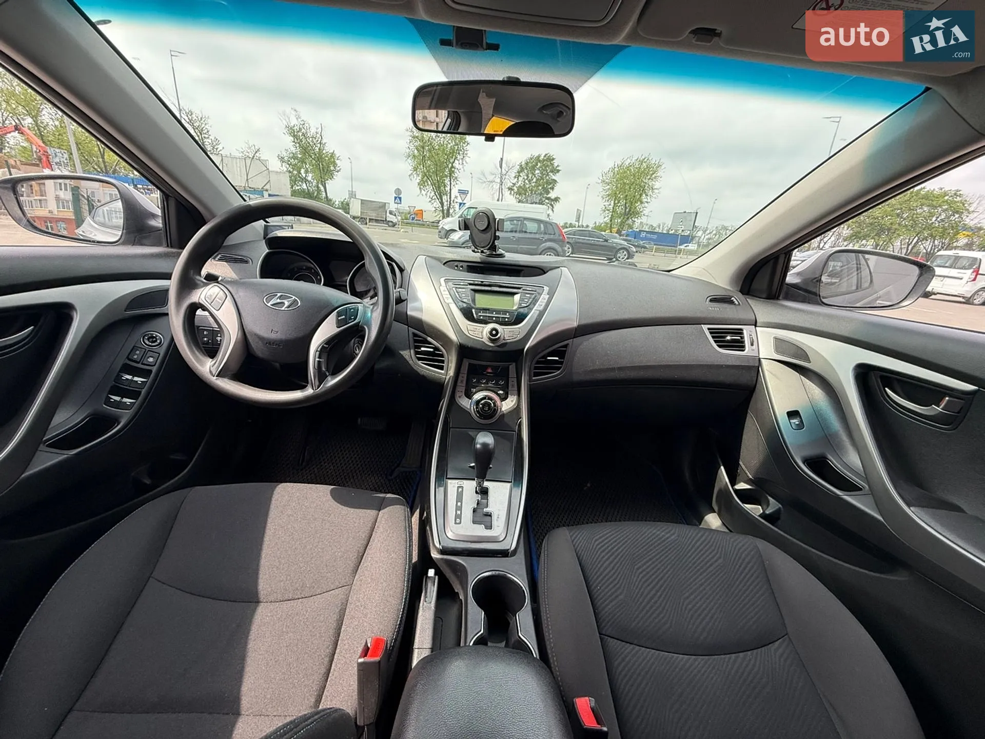 2013 Hyundai Elantra - мініатюра 18