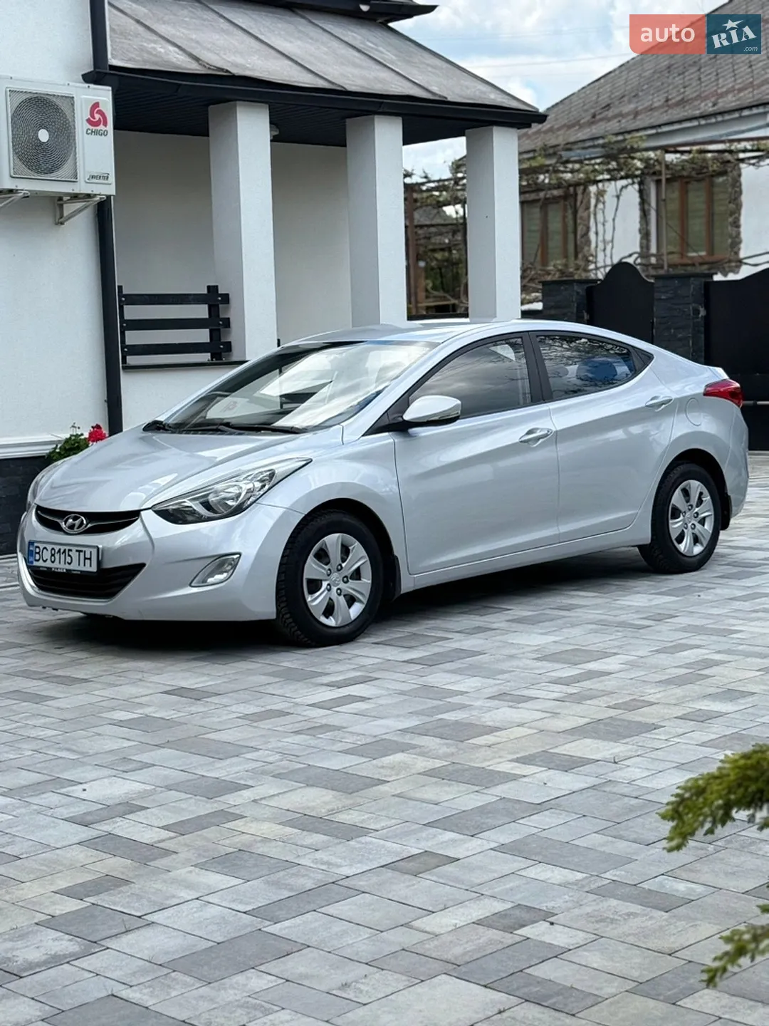 2011 Hyundai Elantra - фото 1