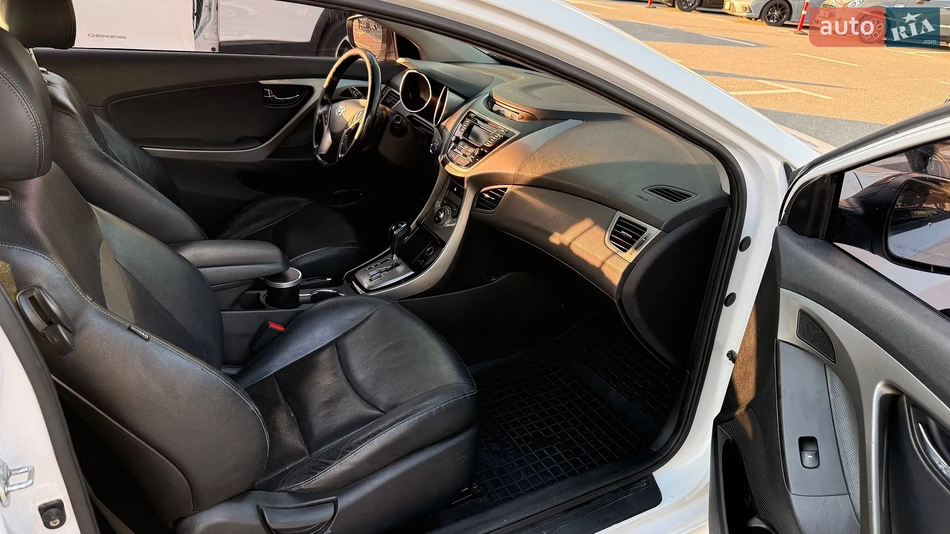 2014 Hyundai Elantra - мініатюра 25