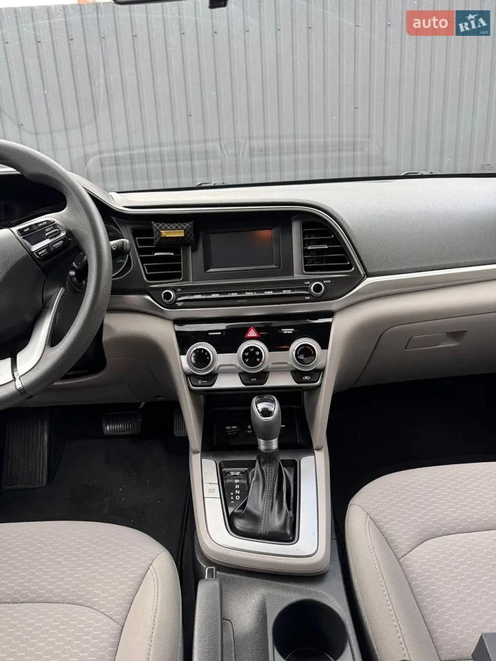 2017 Hyundai Elantra - мініатюра 11