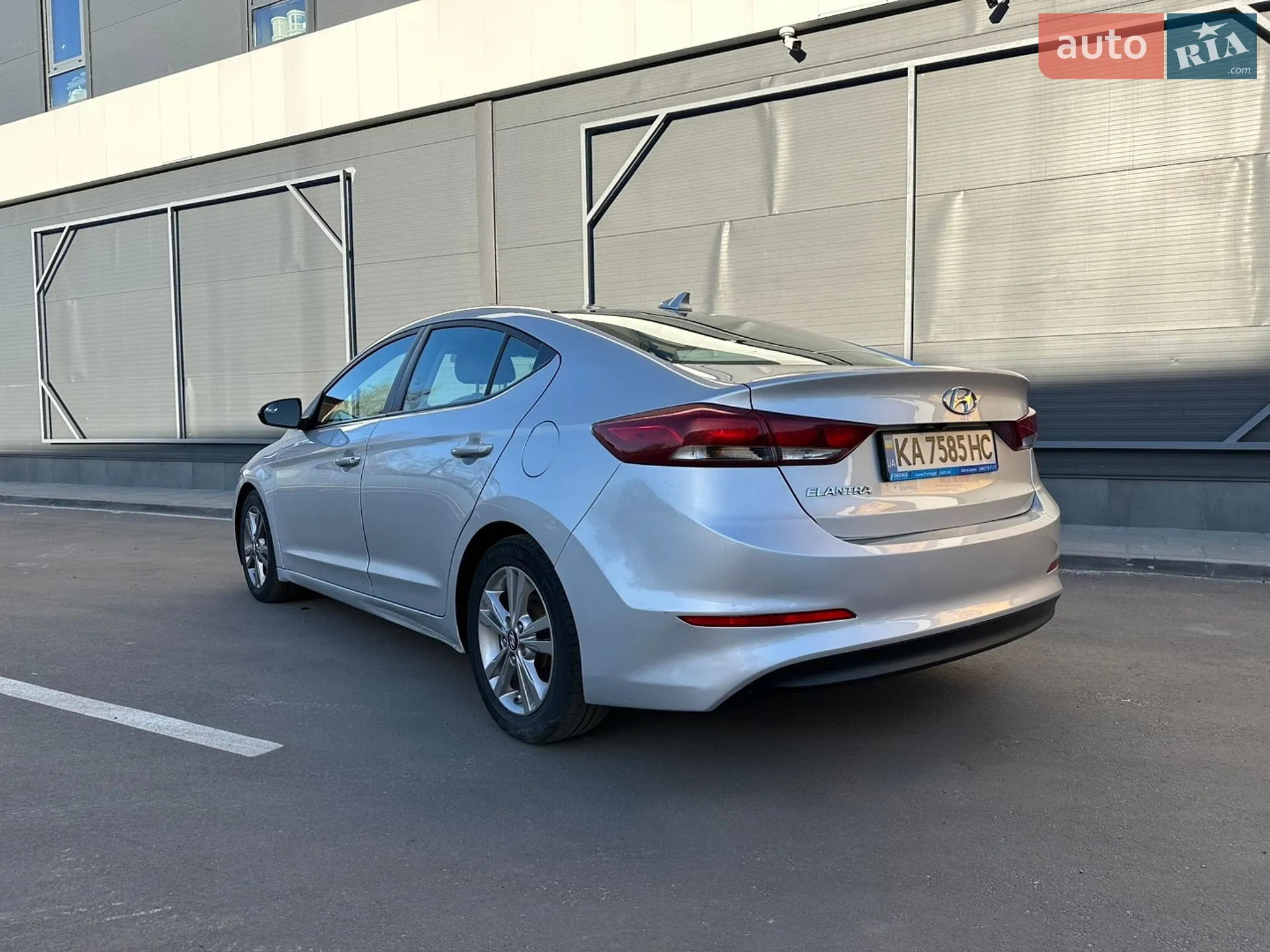 2017 Hyundai Elantra - мініатюра 5
