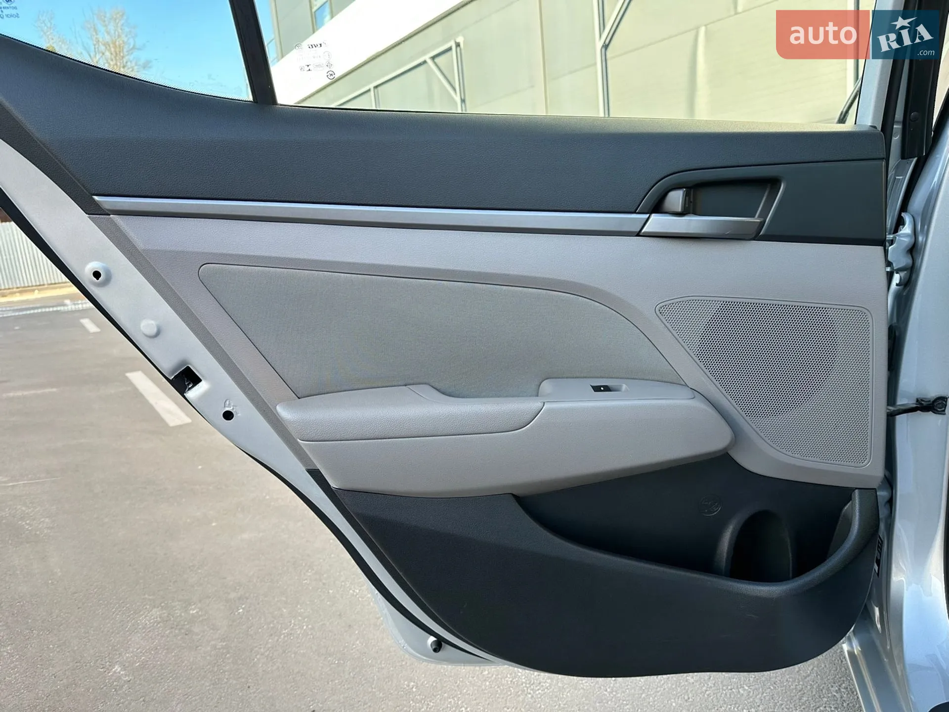 2017 Hyundai Elantra - мініатюра 24