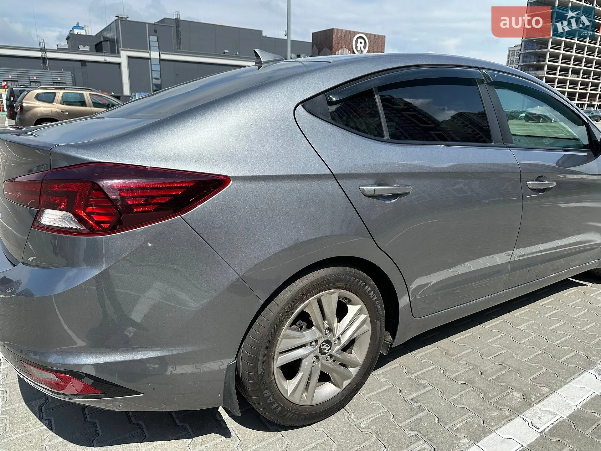 2018 Hyundai Elantra - мініатюра 8