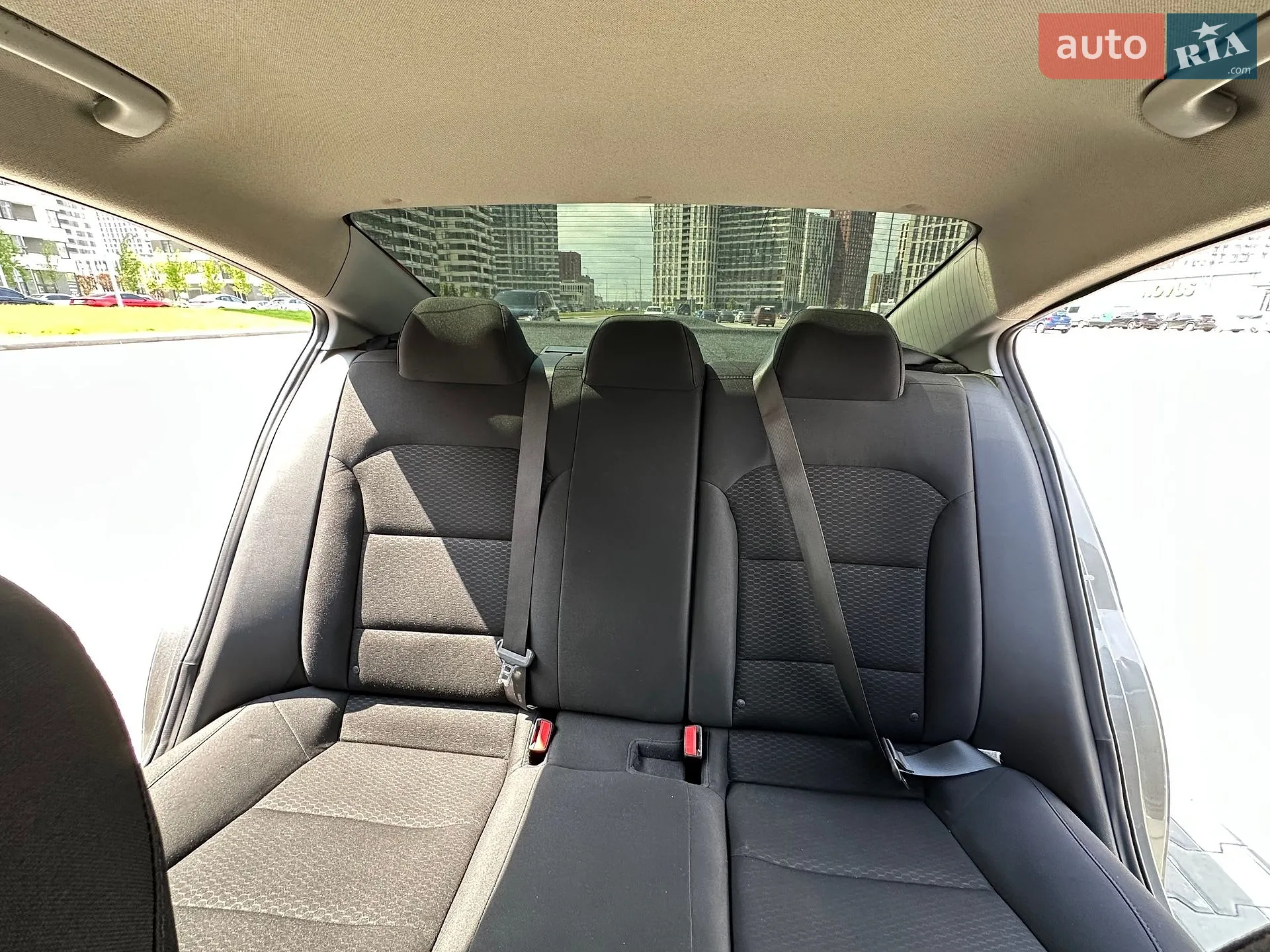 2018 Hyundai Elantra - мініатюра 15