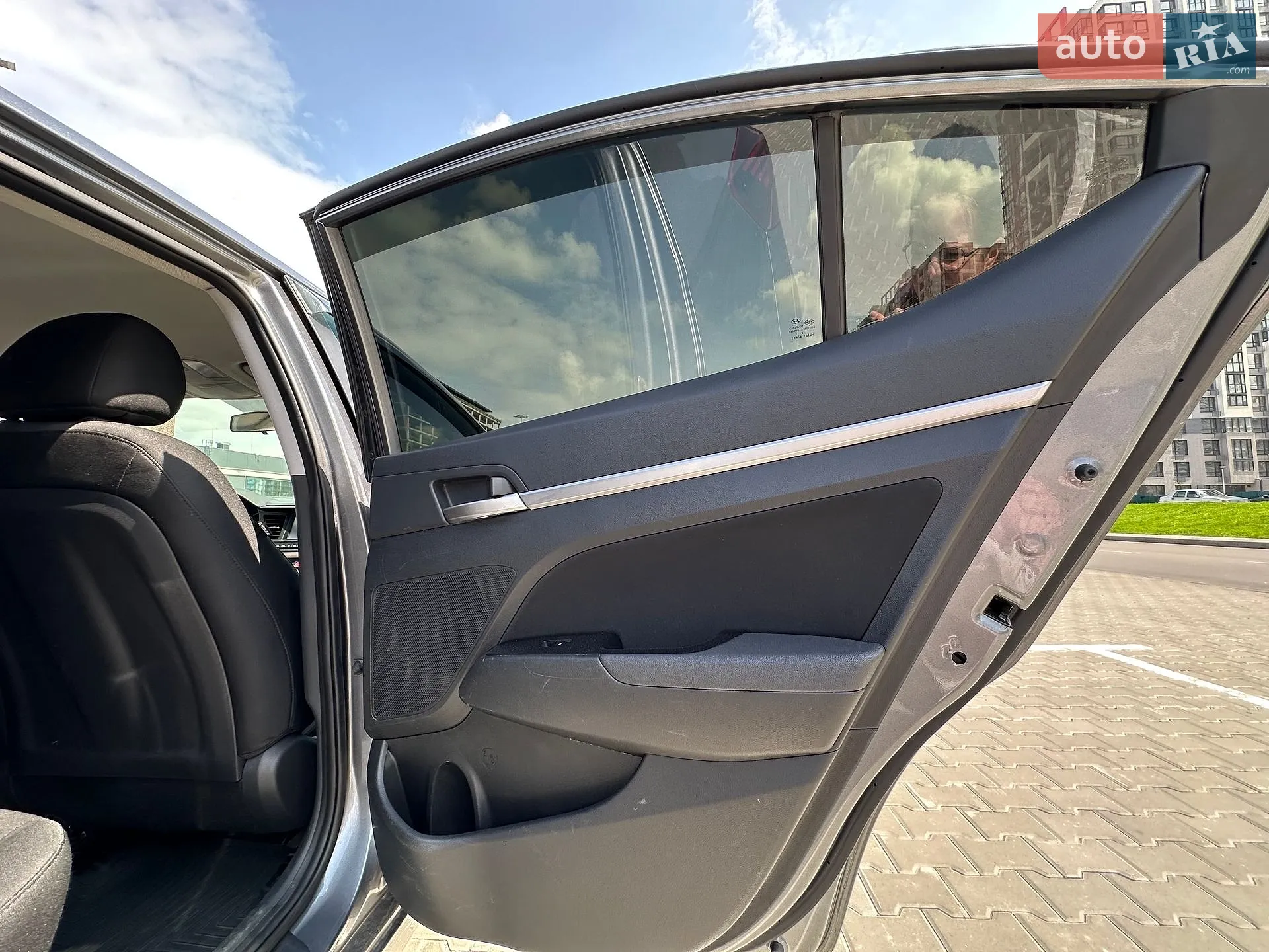 2018 Hyundai Elantra - мініатюра 17