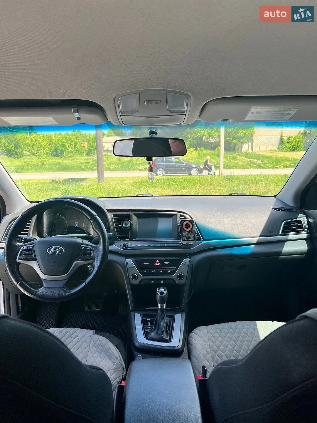 2018 Hyundai Elantra - мініатюра 14