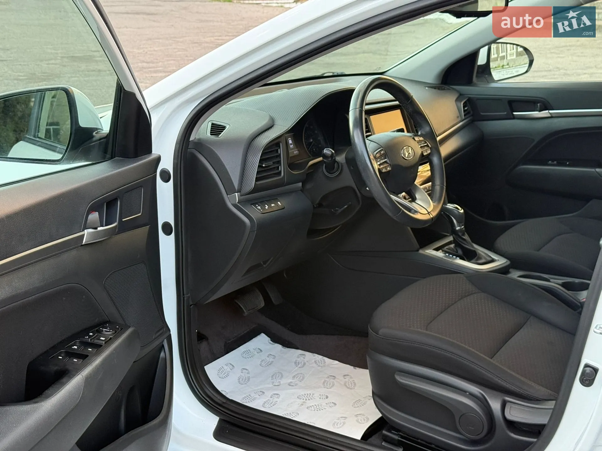2020 Hyundai Elantra - мініатюра 20