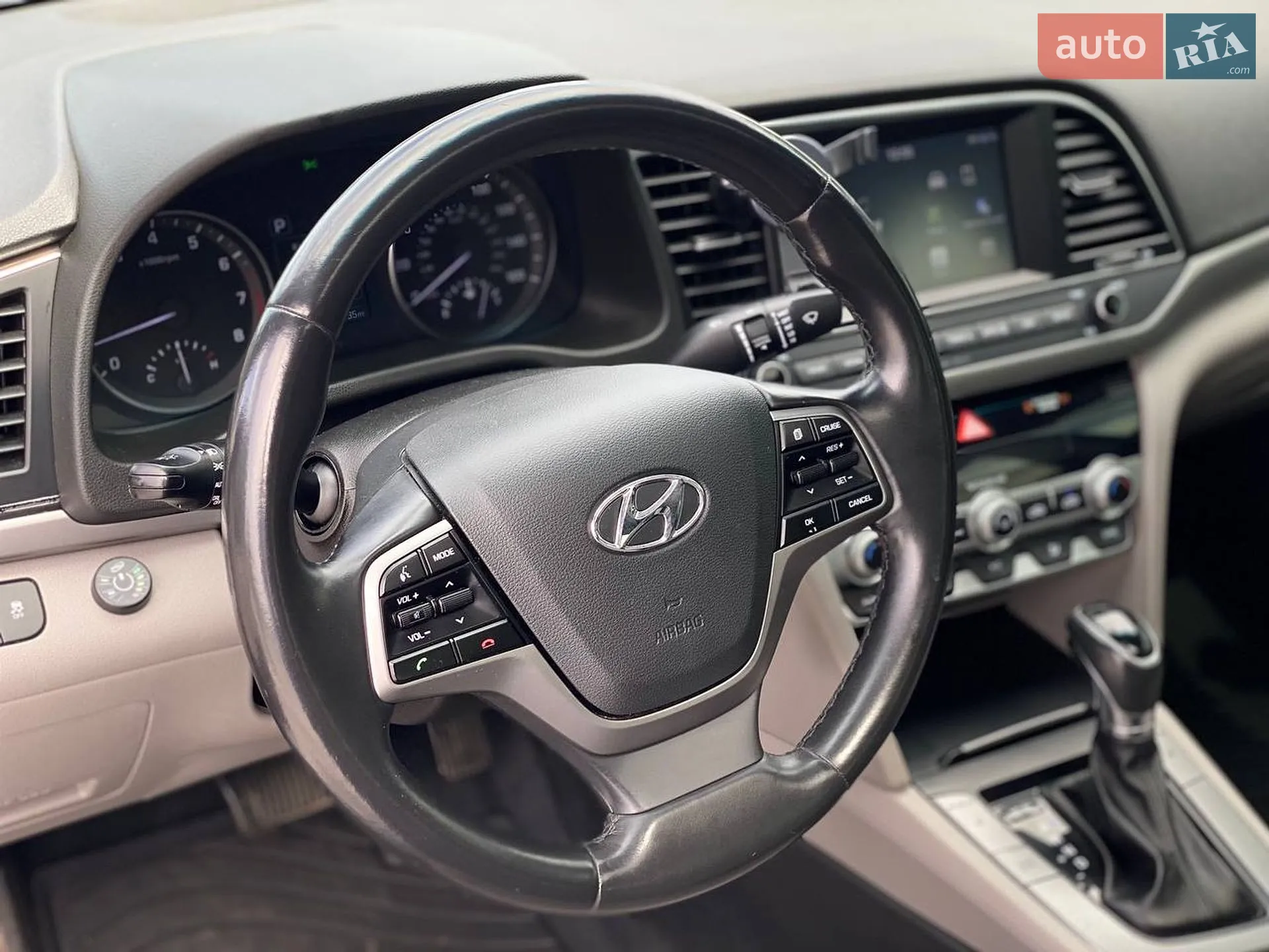 2018 Hyundai Elantra - мініатюра 26