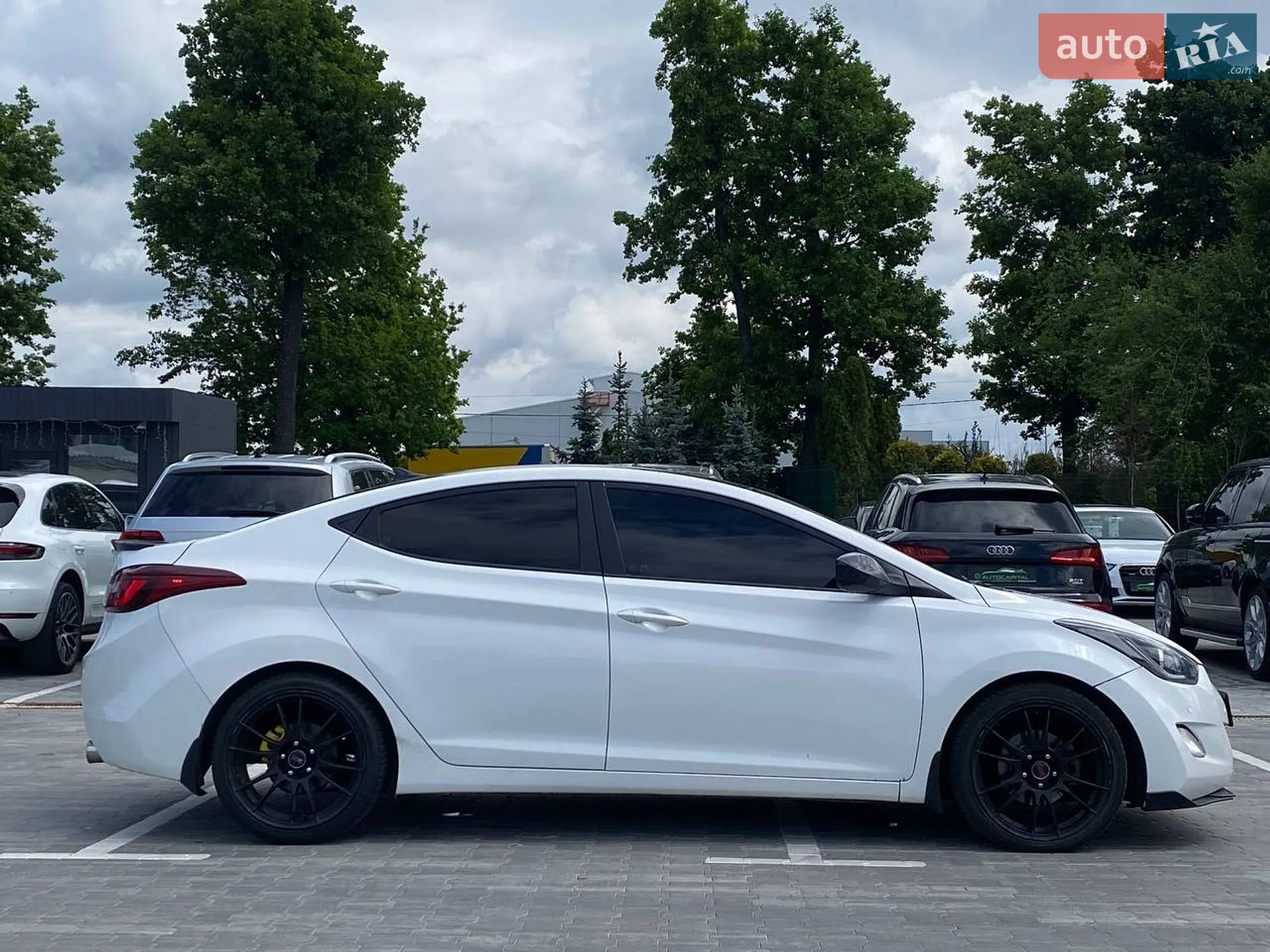 2013 Hyundai Elantra - мініатюра 11