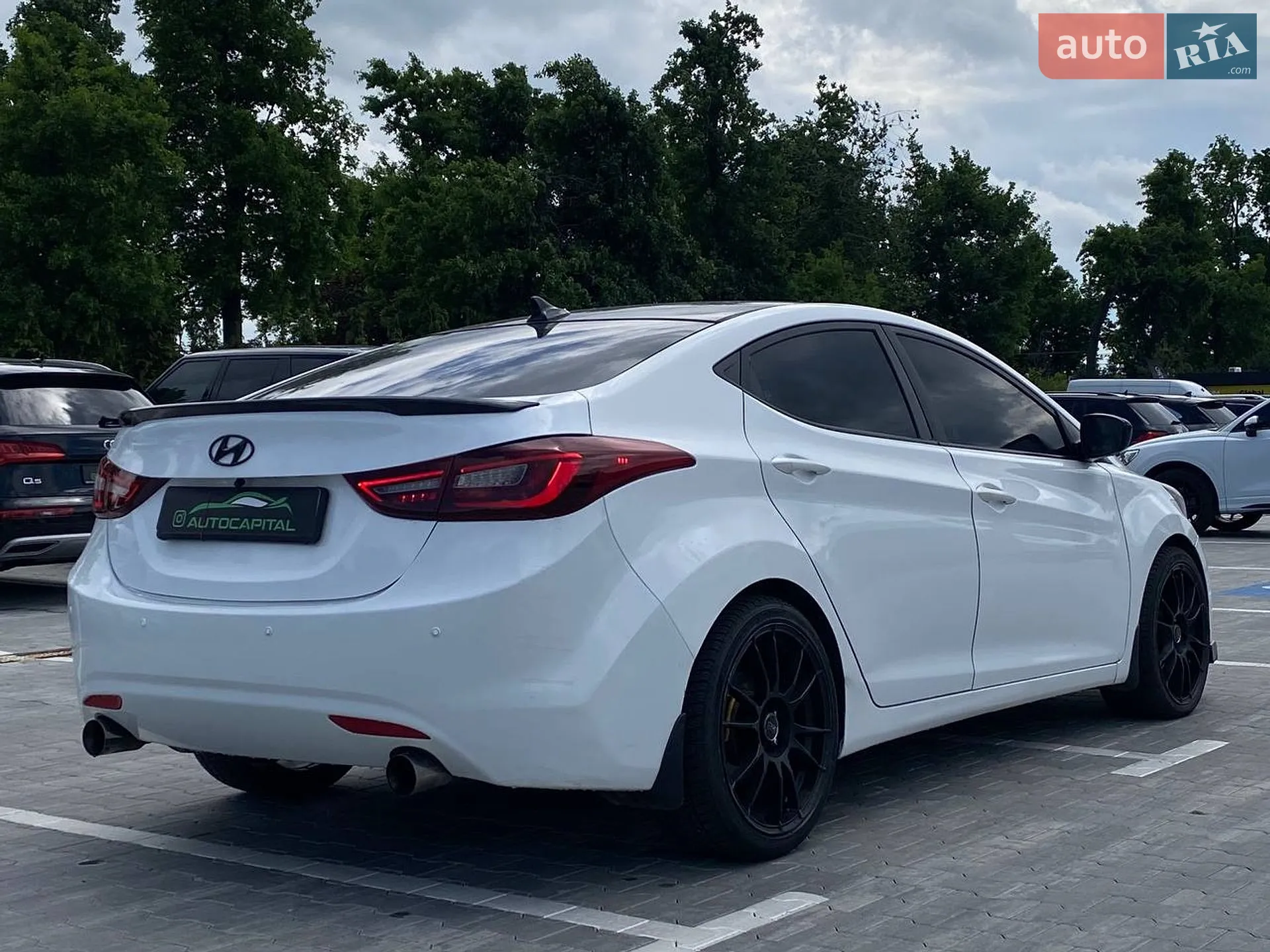 2013 Hyundai Elantra - мініатюра 13