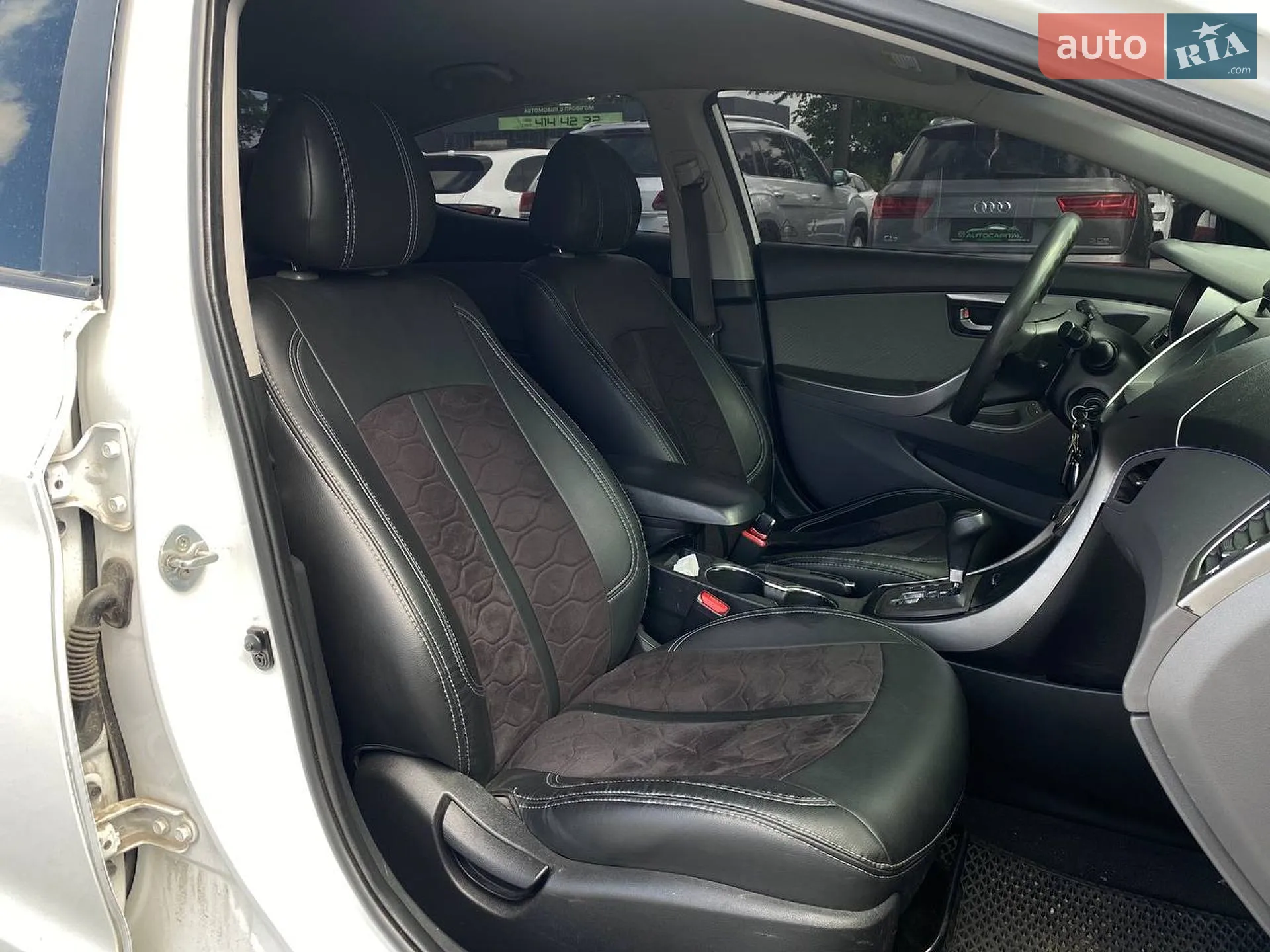 2013 Hyundai Elantra - мініатюра 25