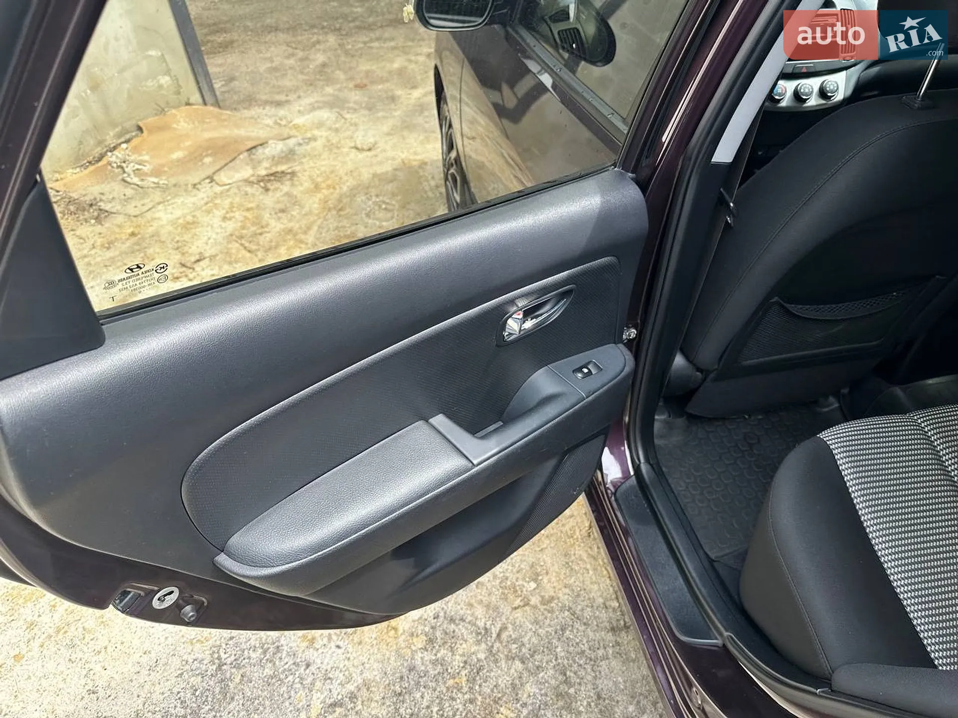 2010 Hyundai Elantra - мініатюра 23