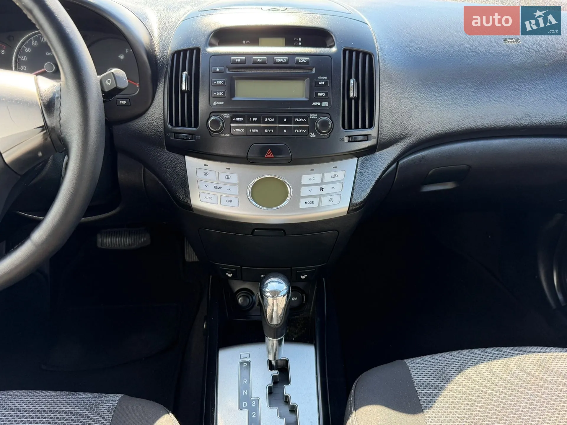 2010 Hyundai Elantra - мініатюра 18