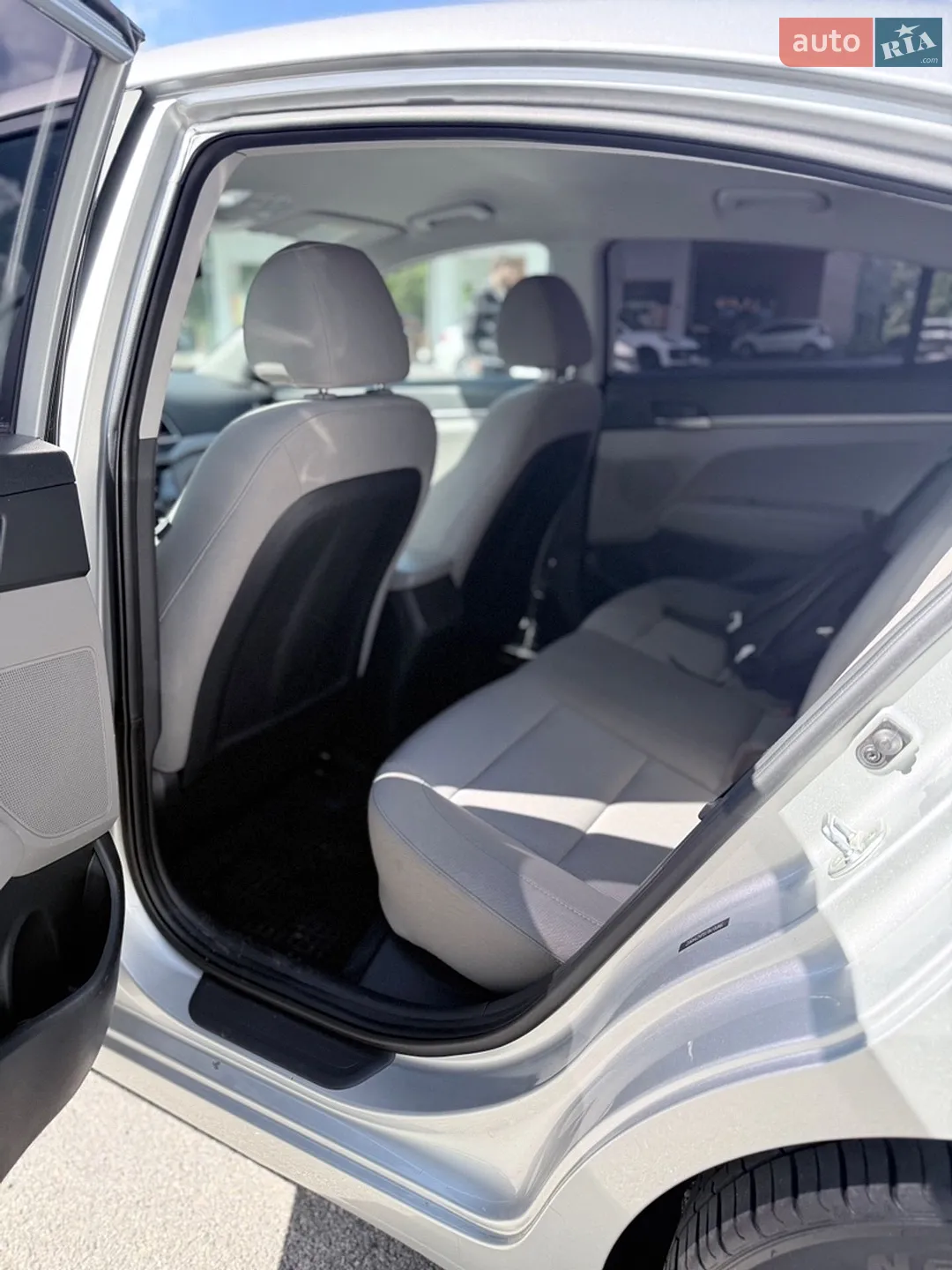 2017 Hyundai Elantra - мініатюра 12