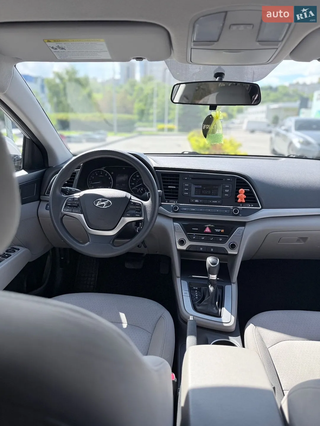 2017 Hyundai Elantra - мініатюра 16