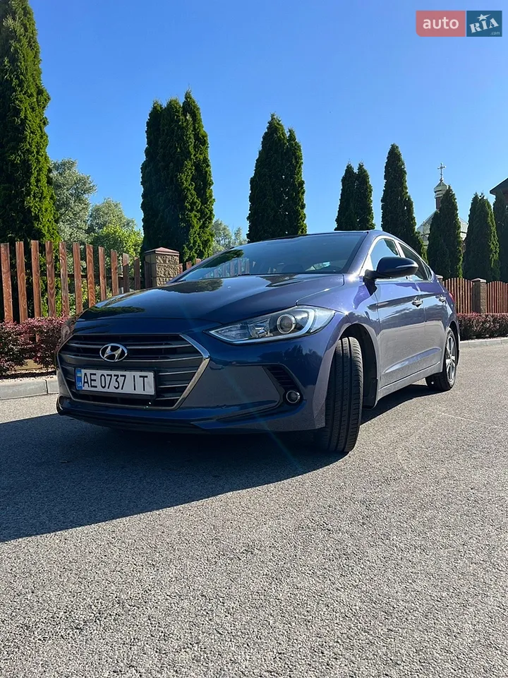 2017 Hyundai Elantra - мініатюра 25
