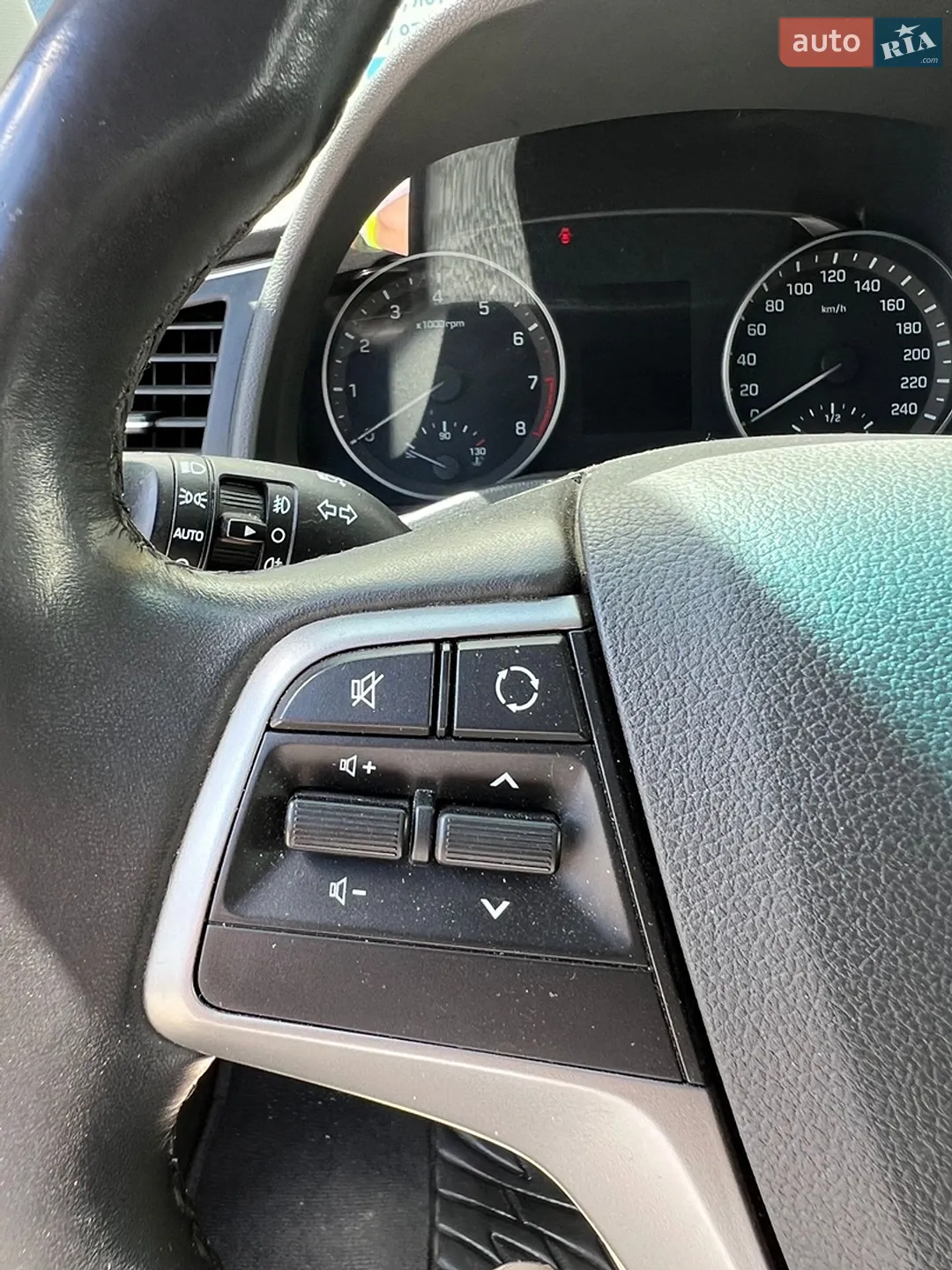 2018 Hyundai Elantra - мініатюра 33