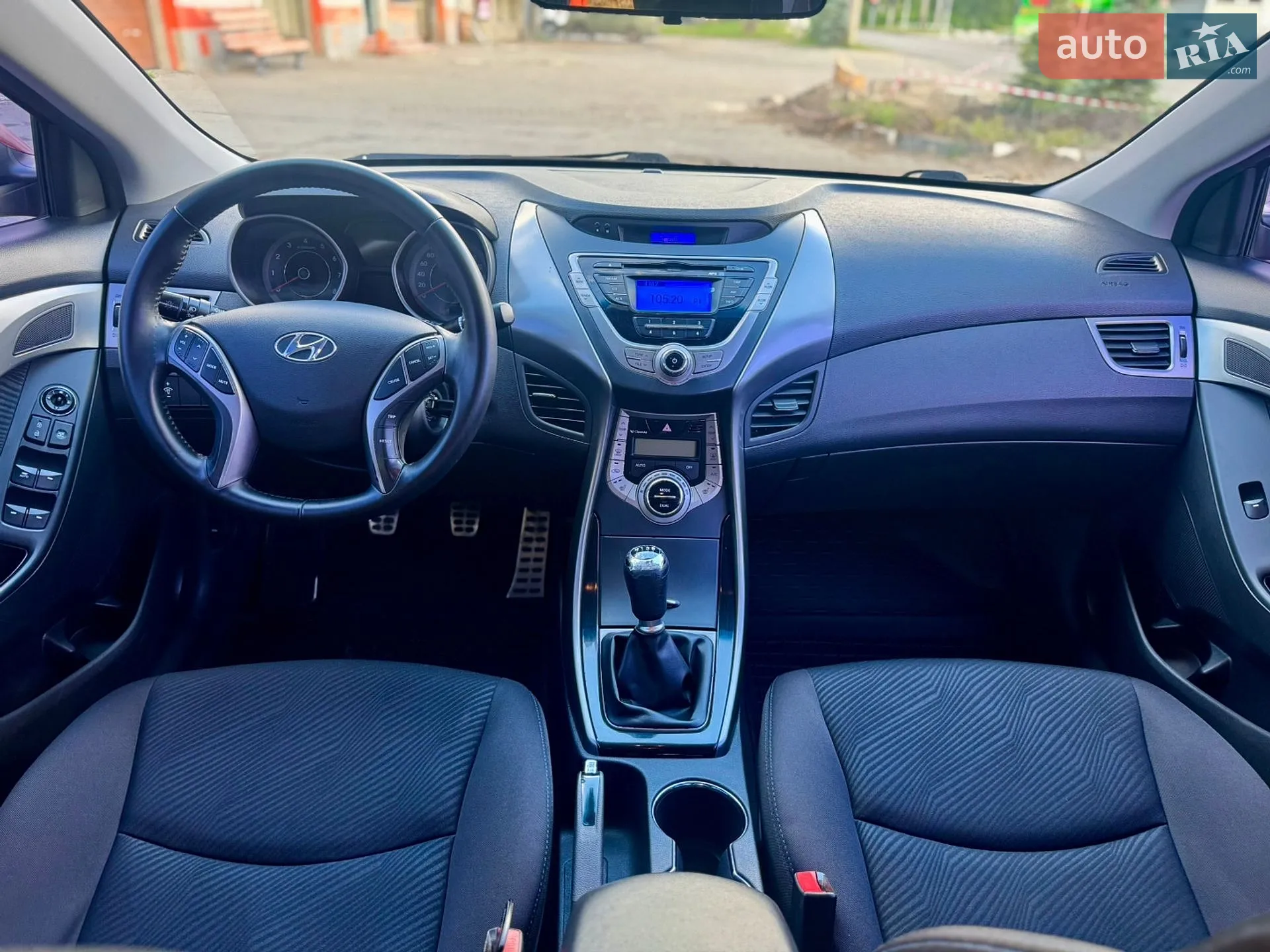 2013 Hyundai Elantra - мініатюра 16