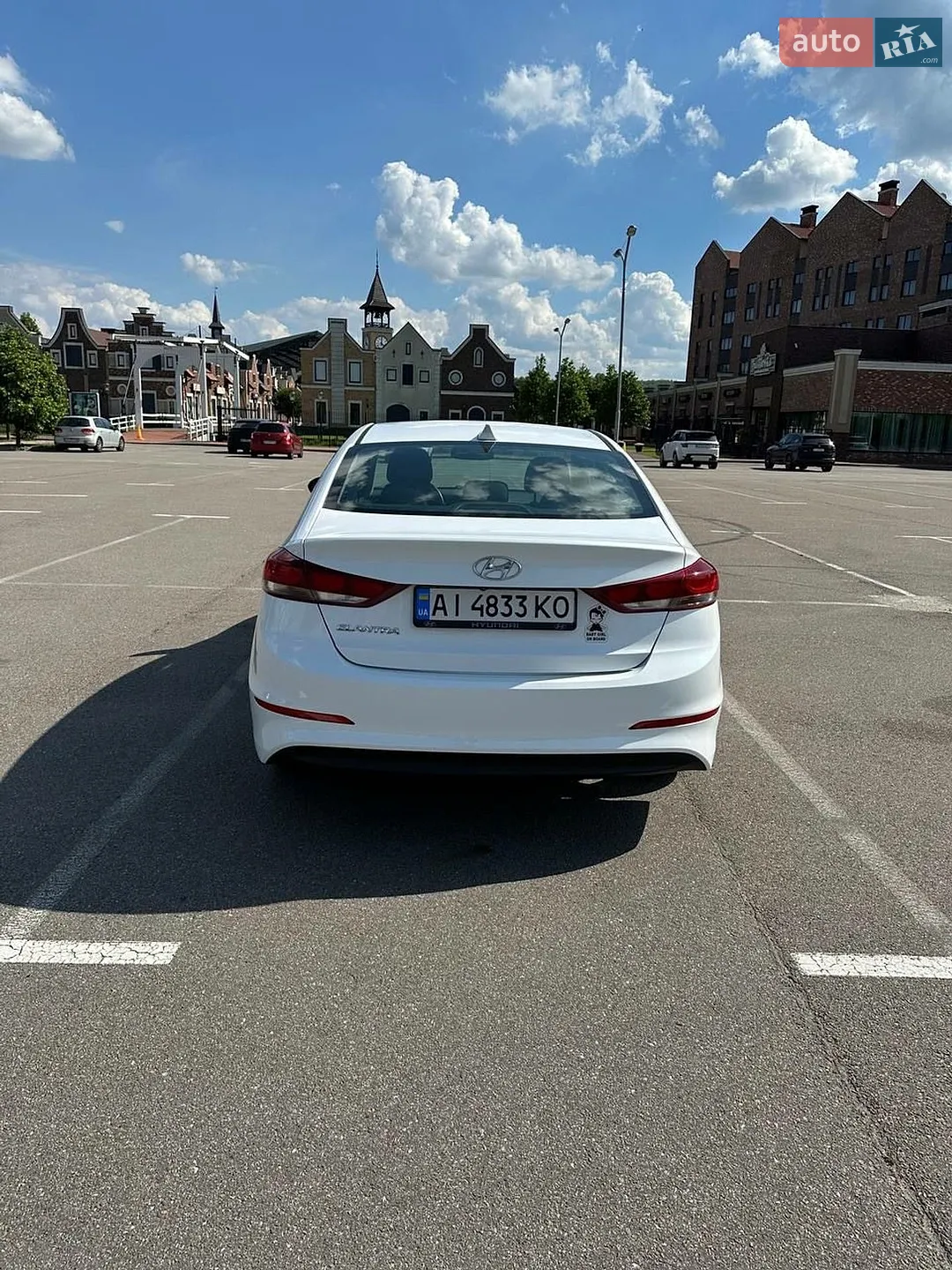 2016 Hyundai Elantra - мініатюра 8