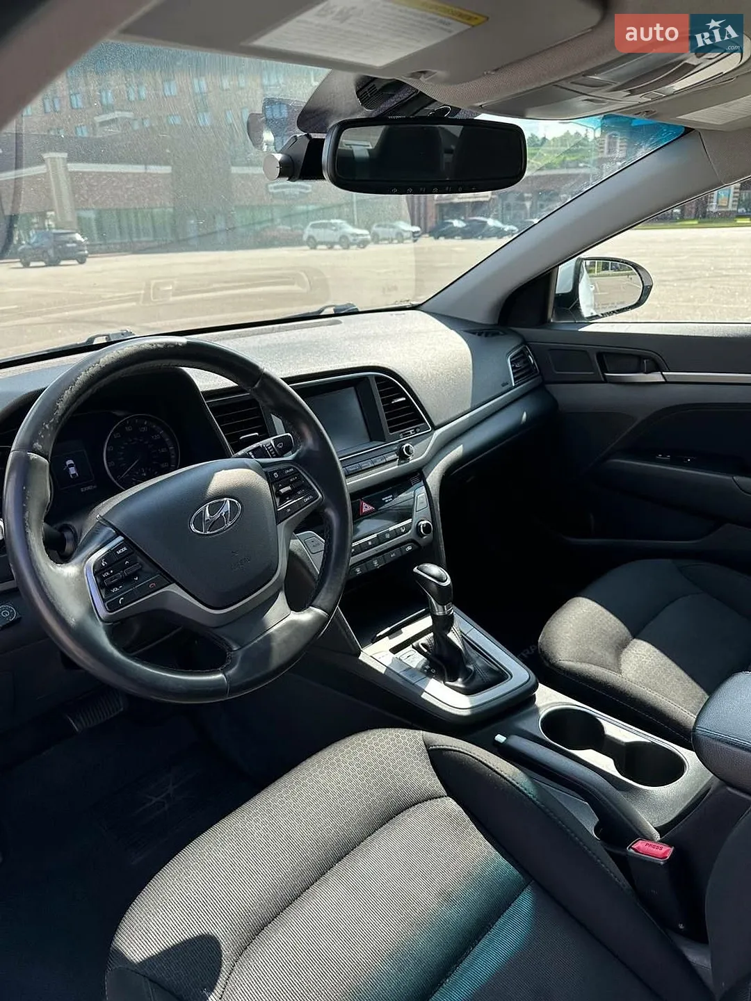 2016 Hyundai Elantra - мініатюра 14