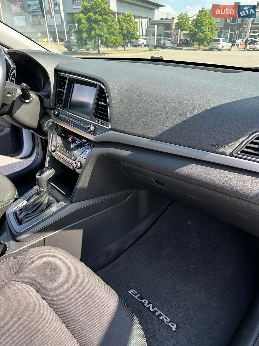 2016 Hyundai Elantra - мініатюра 18