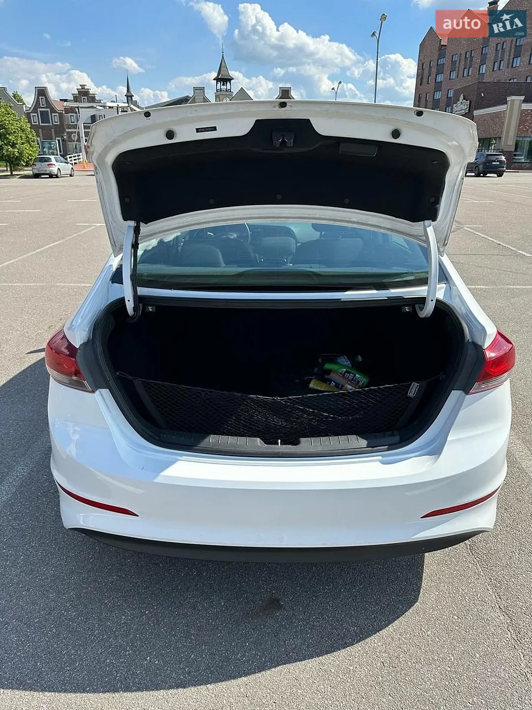2016 Hyundai Elantra - мініатюра 19