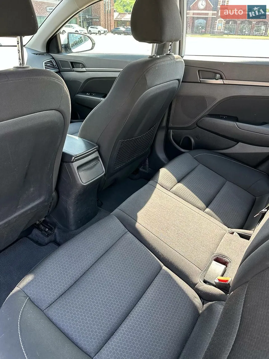 2016 Hyundai Elantra - мініатюра 21