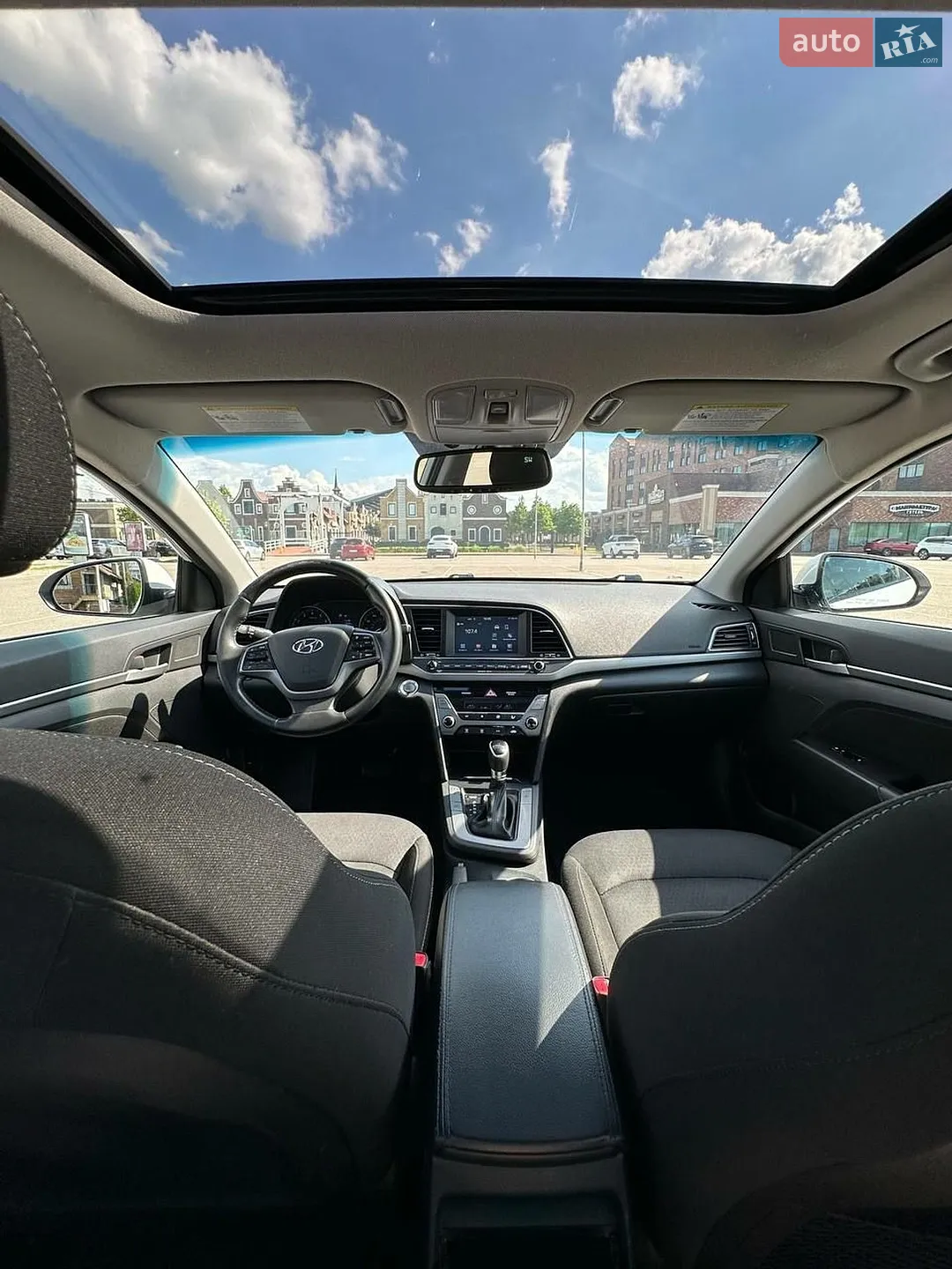 2016 Hyundai Elantra - мініатюра 25