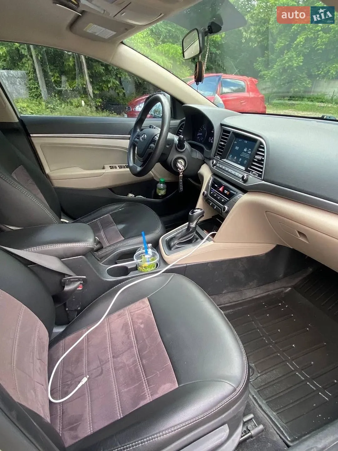 2017 Hyundai Elantra - мініатюра 8