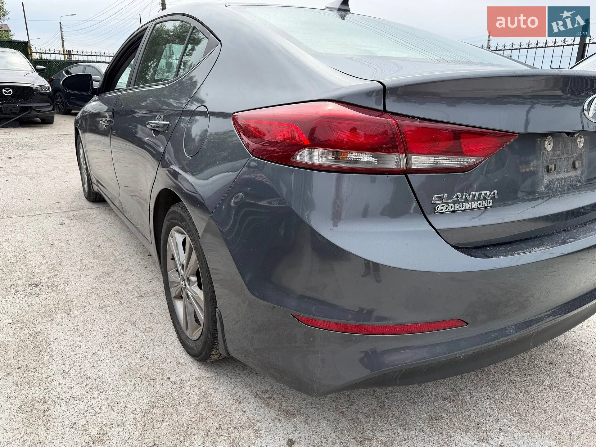 2016 Hyundai Elantra - мініатюра 14