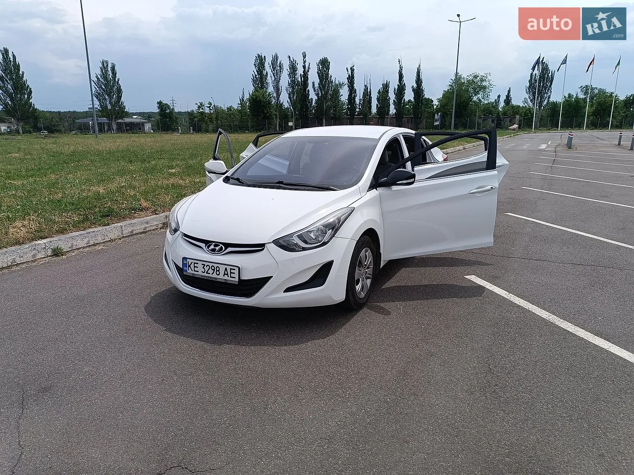 2013 Hyundai Elantra - мініатюра 13
