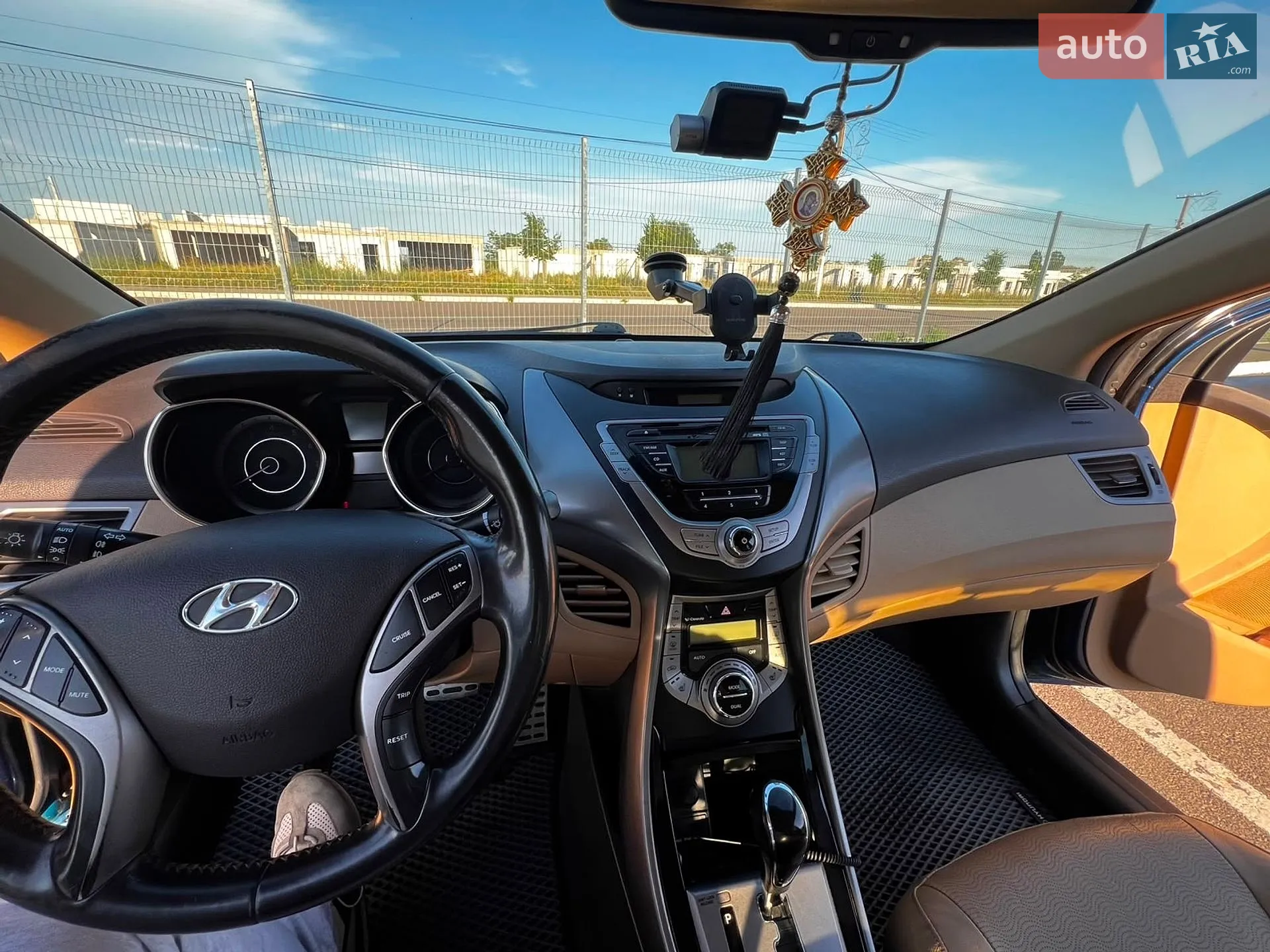 2013 Hyundai Elantra - мініатюра 15
