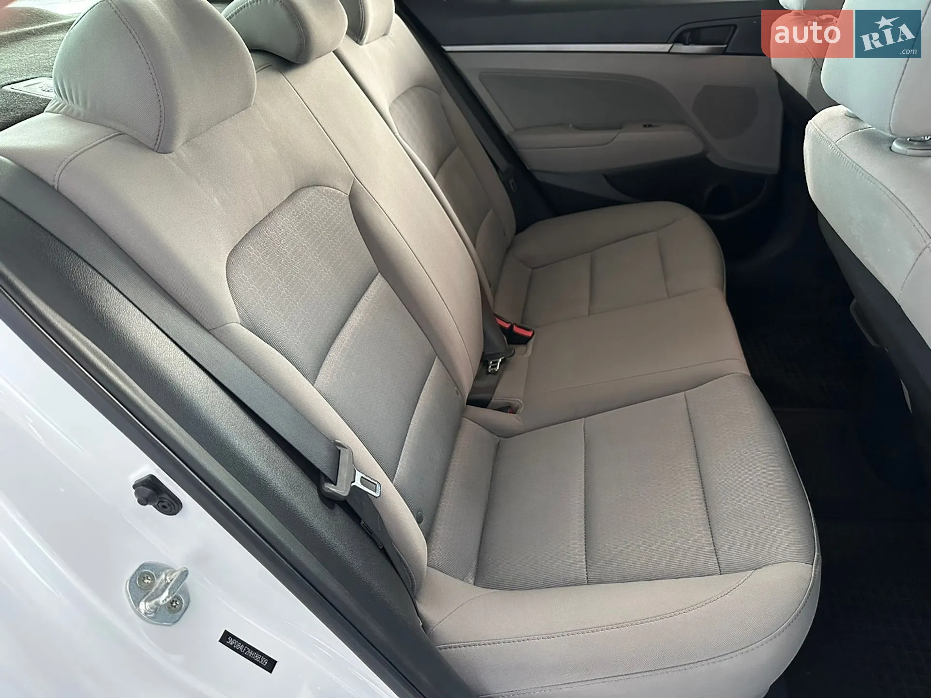 2017 Hyundai Elantra - мініатюра 13