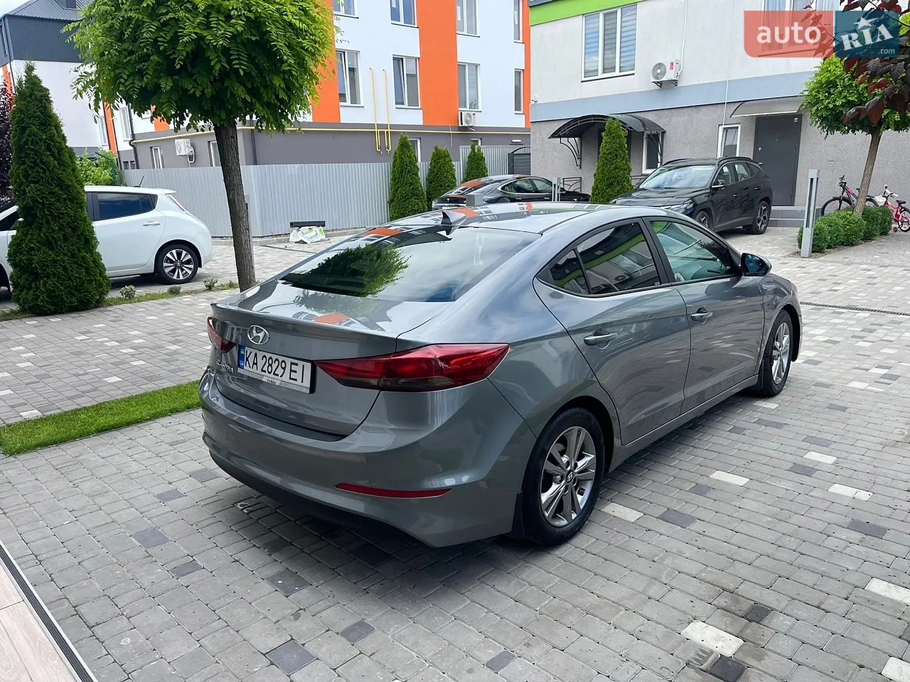 2016 Hyundai Elantra - мініатюра 19