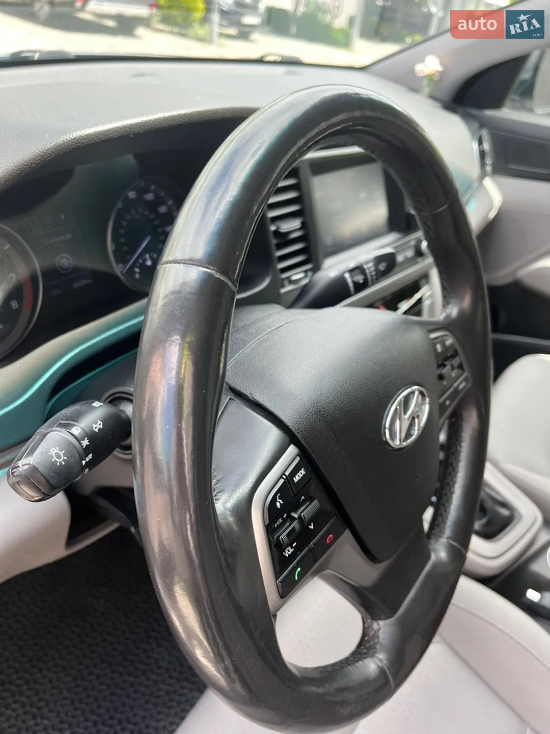 2017 Hyundai Elantra - мініатюра 20