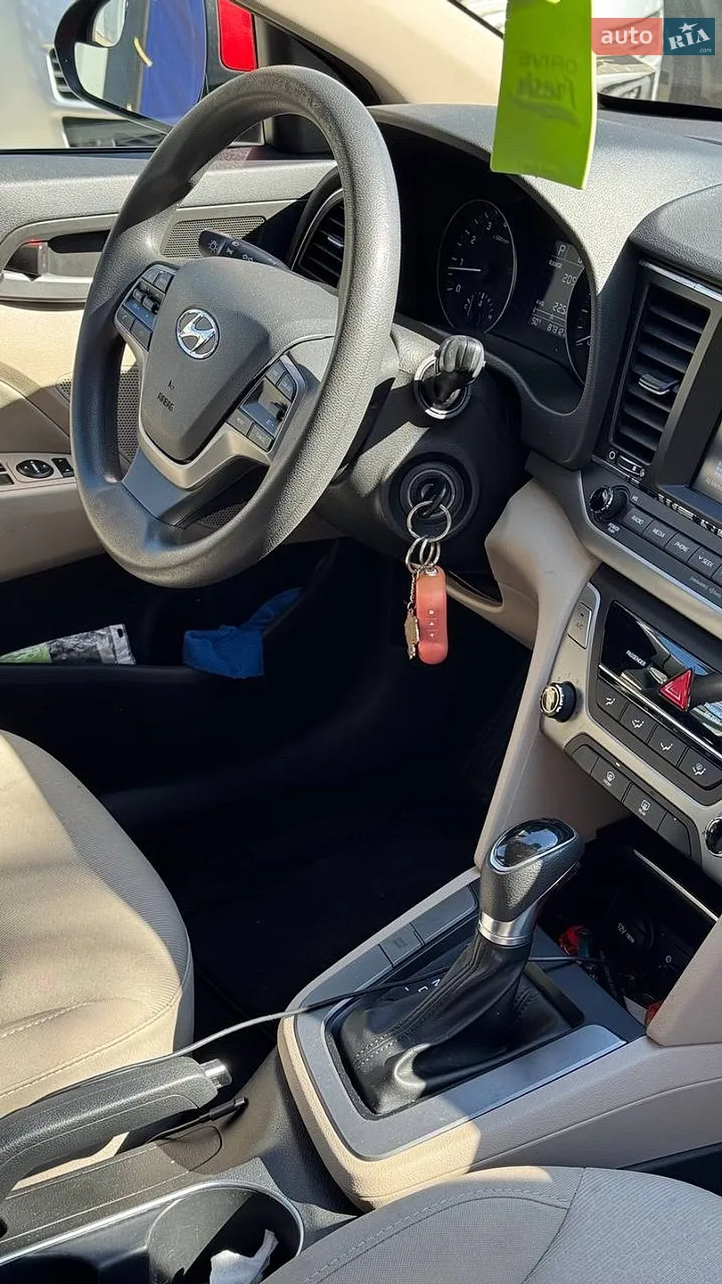 2016 Hyundai Elantra - мініатюра 6