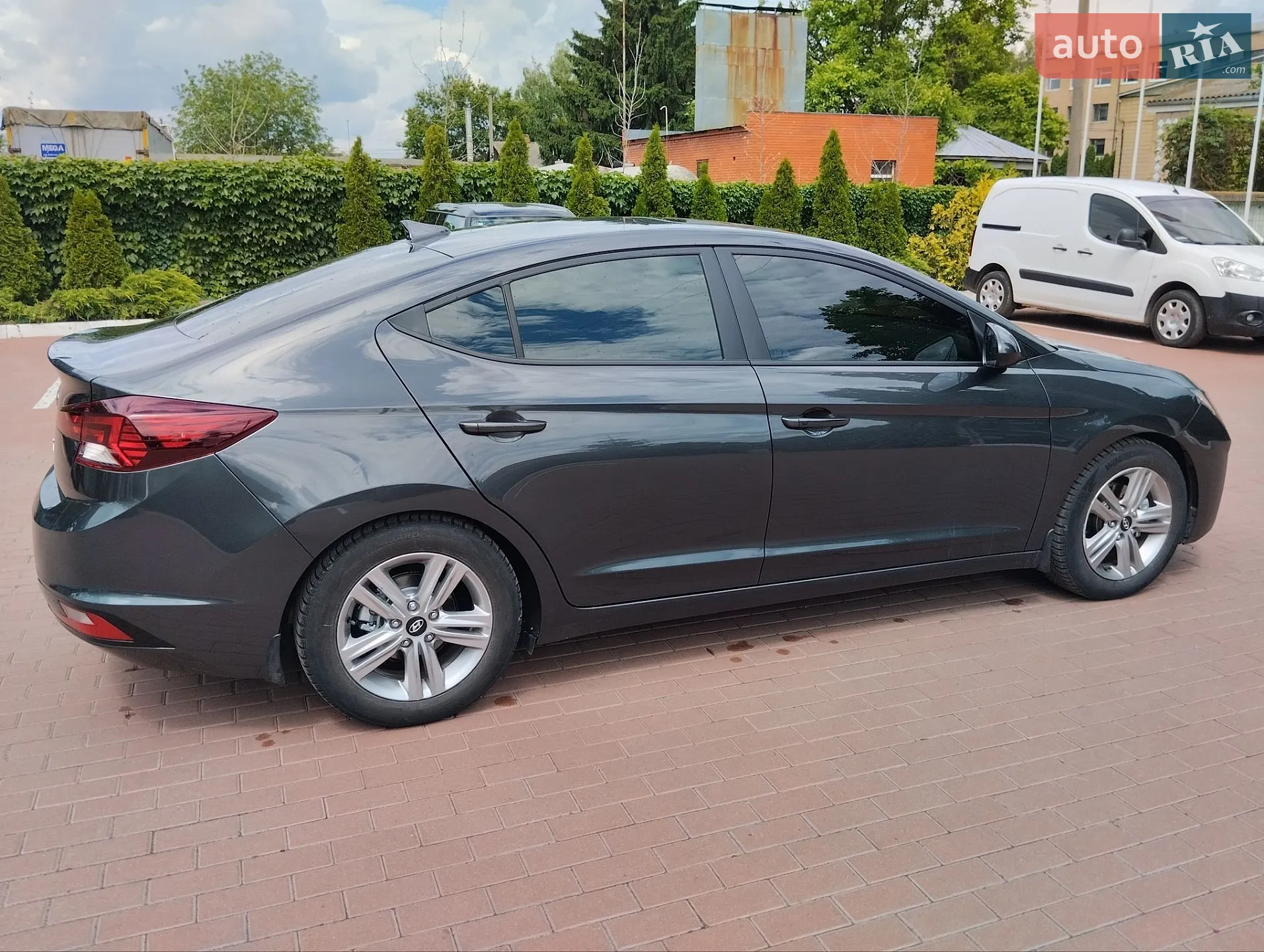 2020 Hyundai Elantra - мініатюра 9