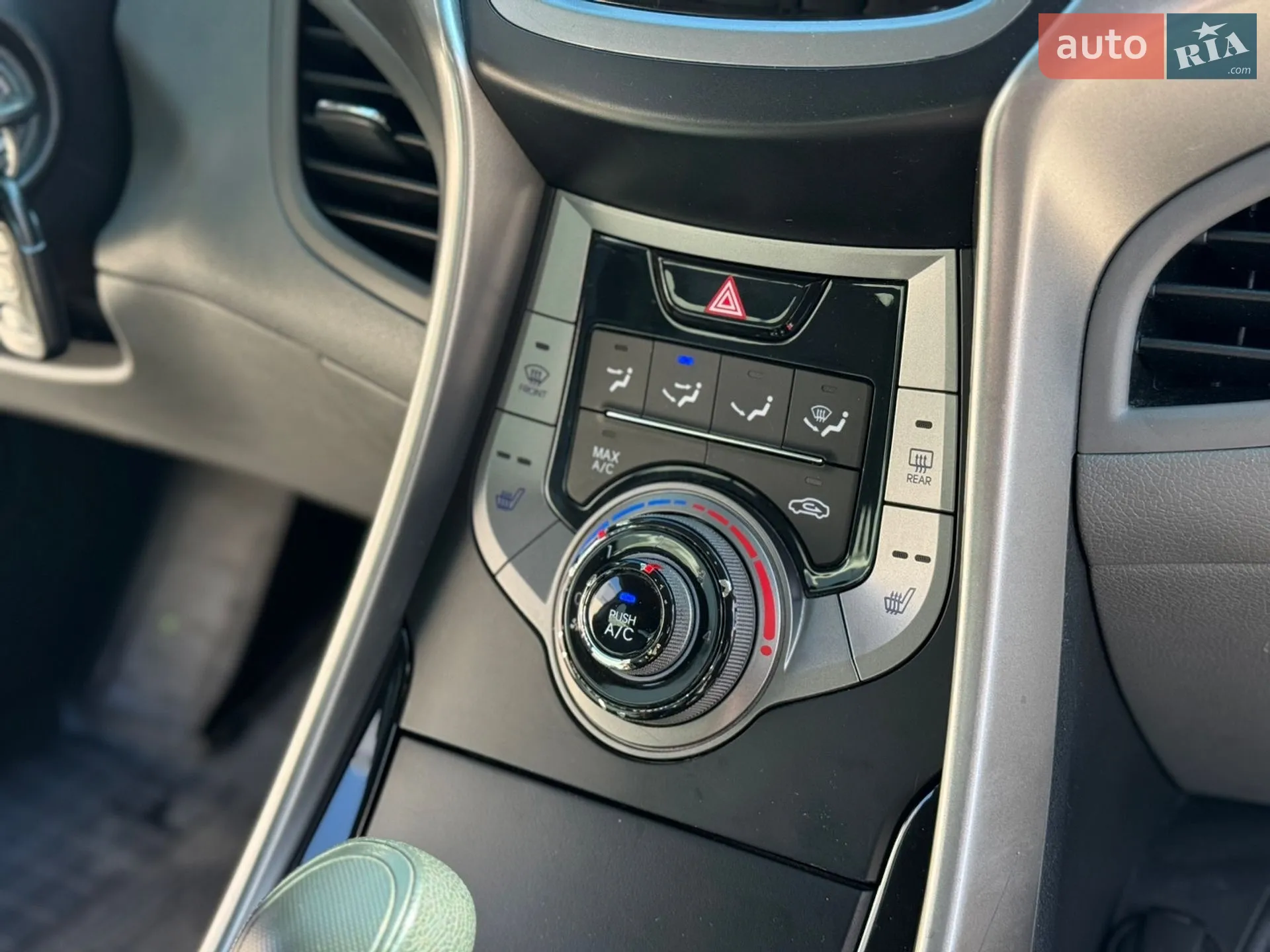 2013 Hyundai Elantra - мініатюра 13