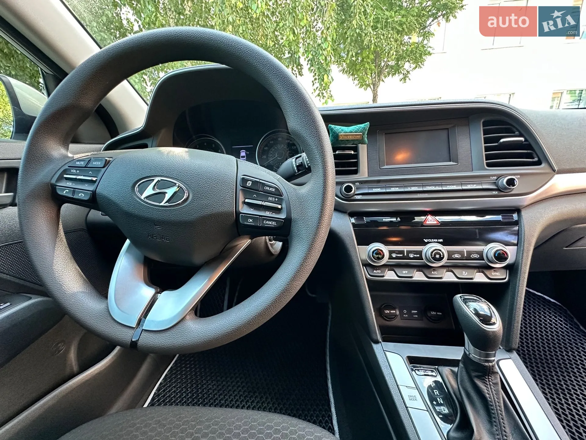 2019 Hyundai Elantra - мініатюра 14
