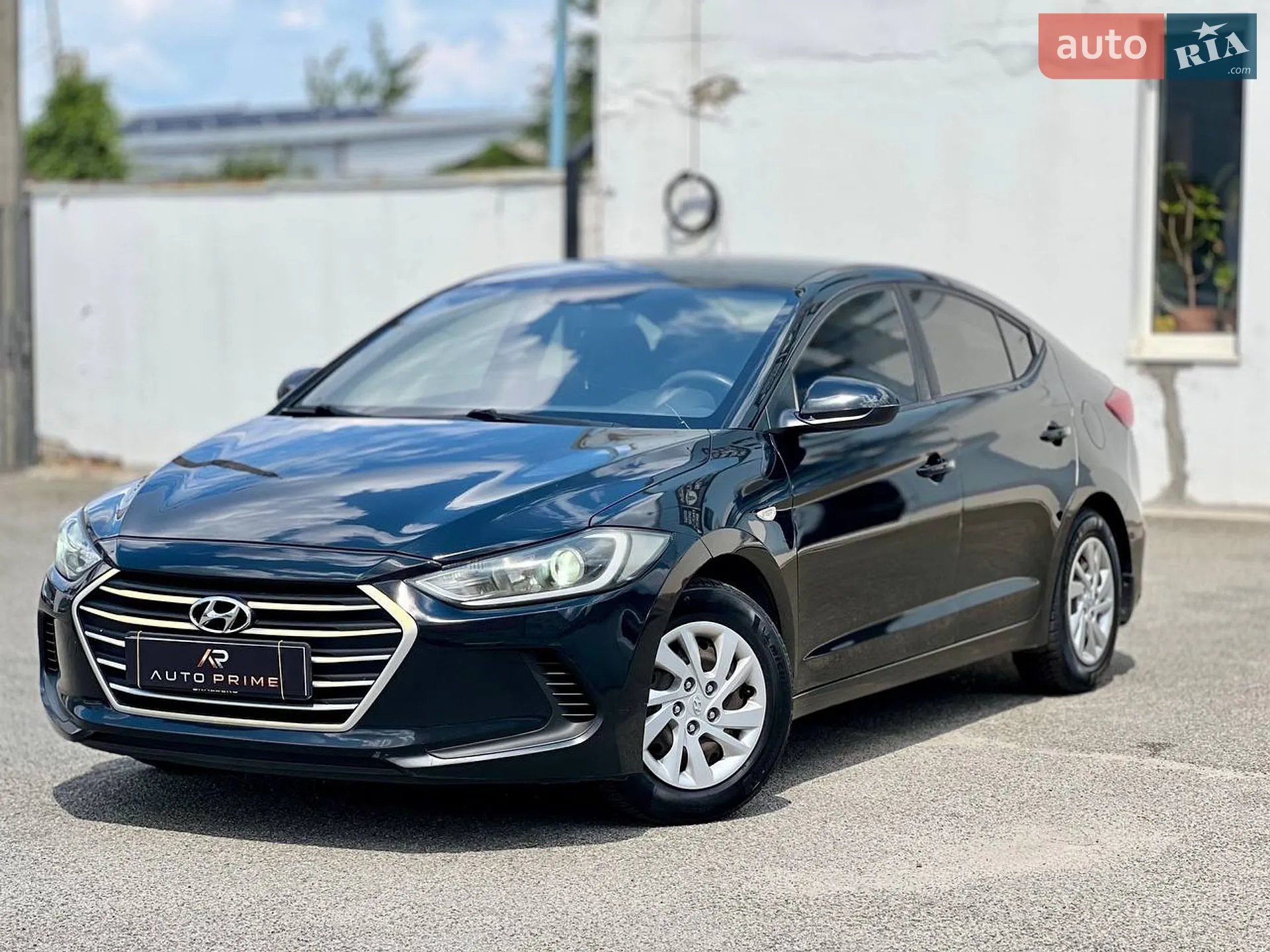 2017 Hyundai Elantra - фото 1