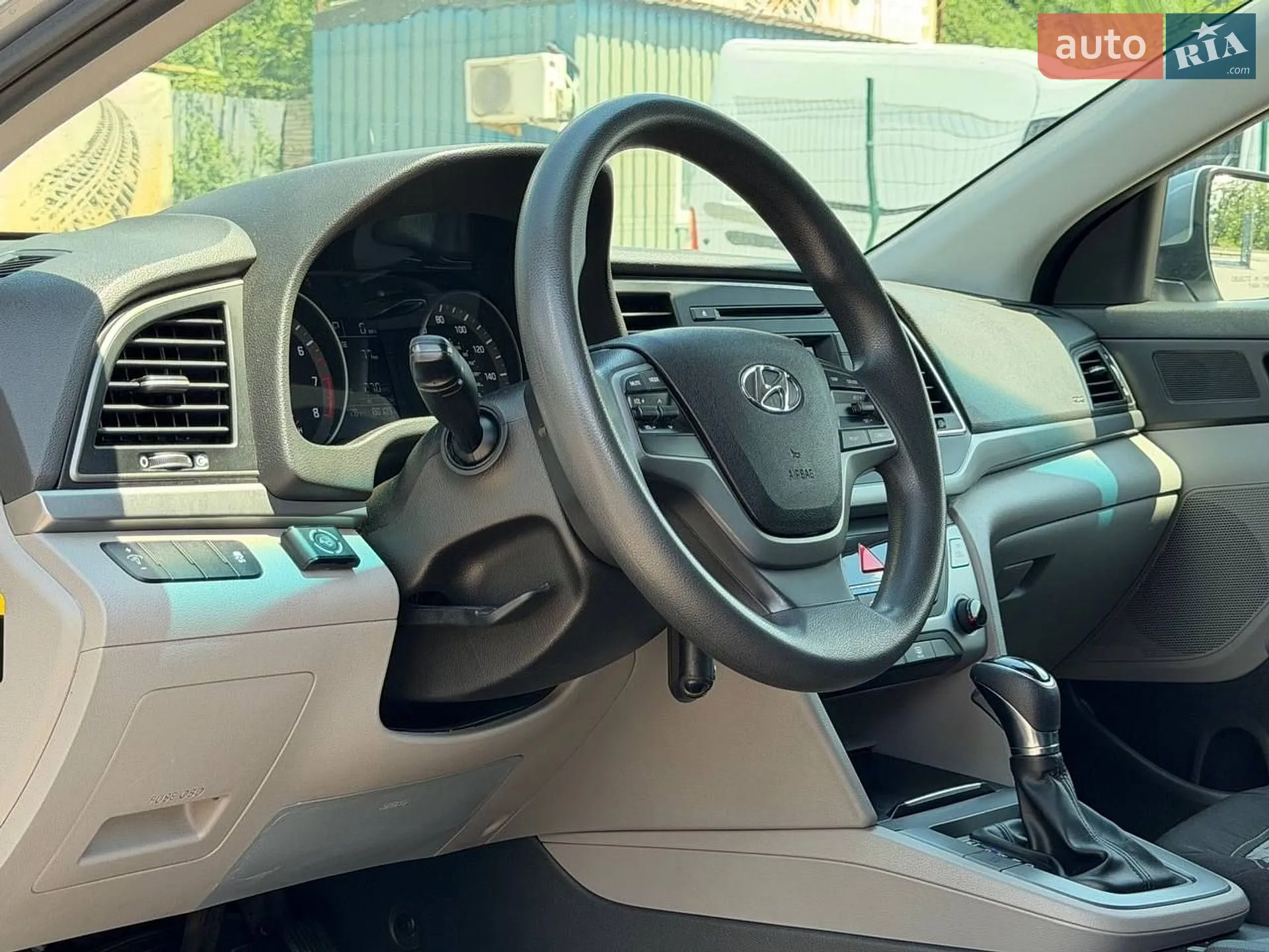 2017 Hyundai Elantra - мініатюра 10