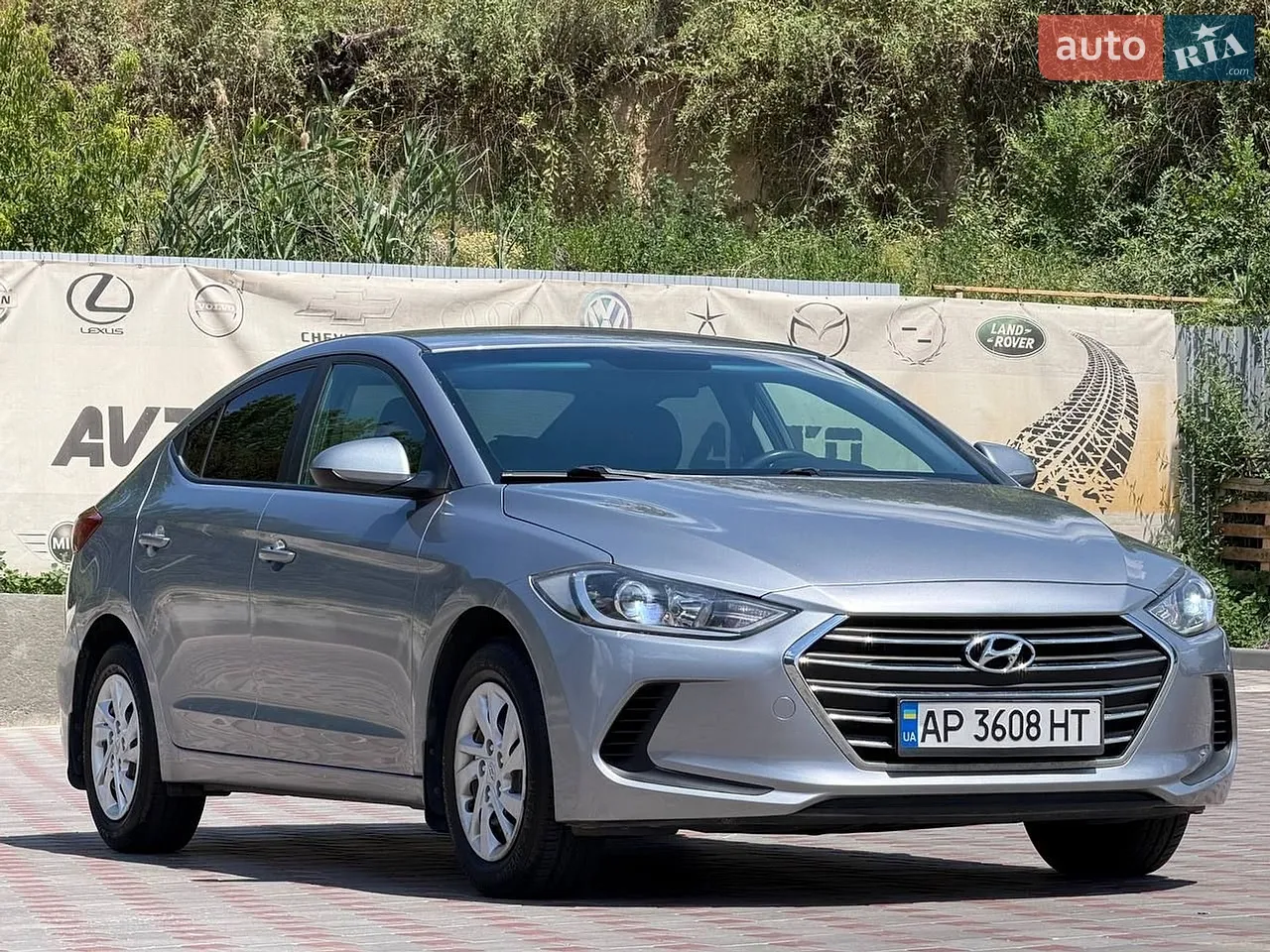 2017 Hyundai Elantra - мініатюра 21