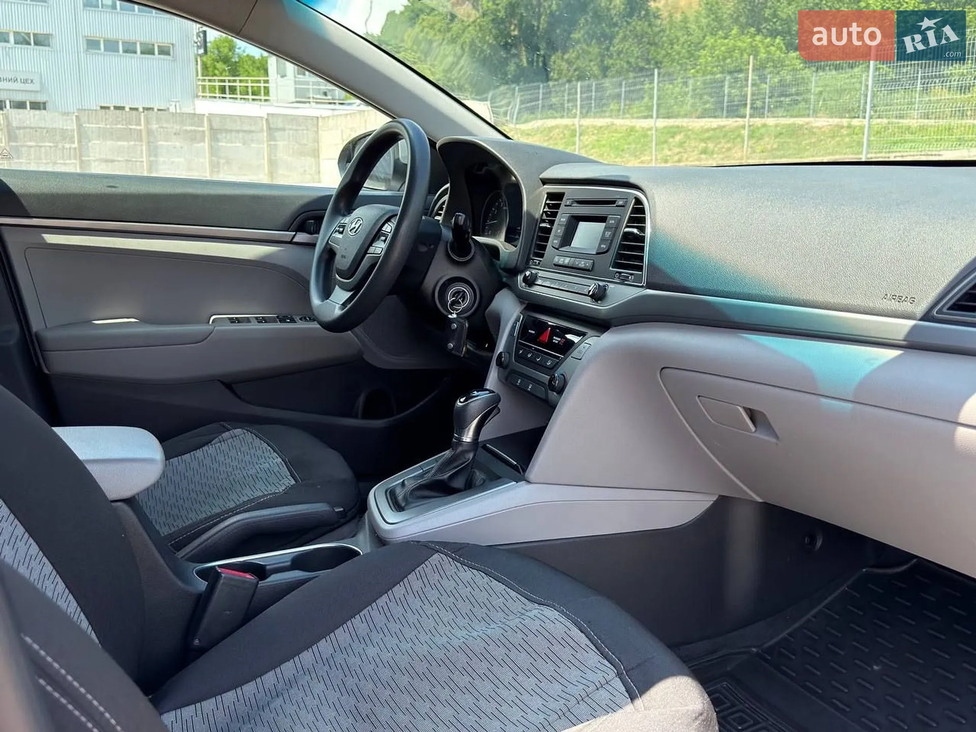 2017 Hyundai Elantra - мініатюра 7