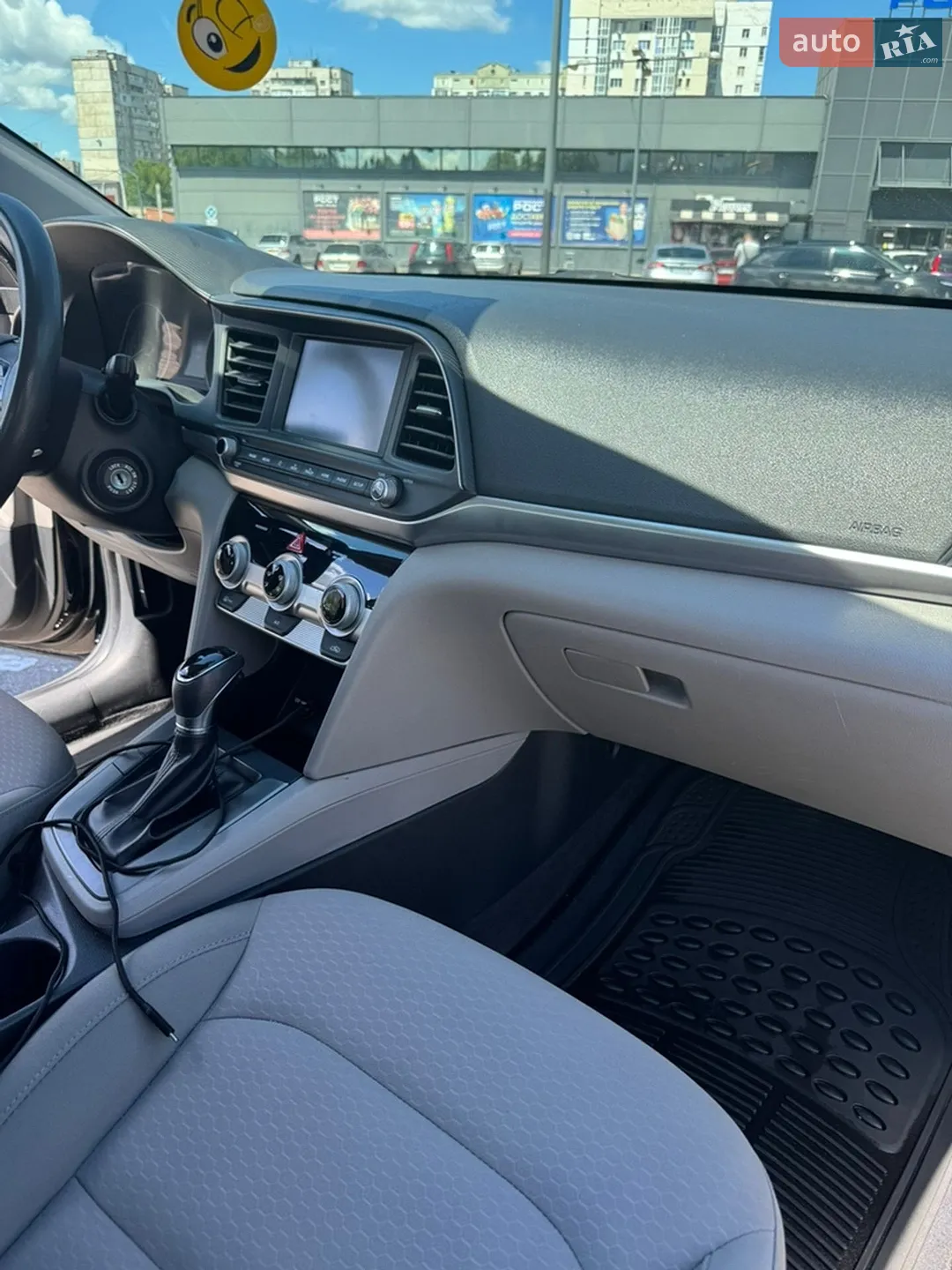 2019 Hyundai Elantra - мініатюра 21